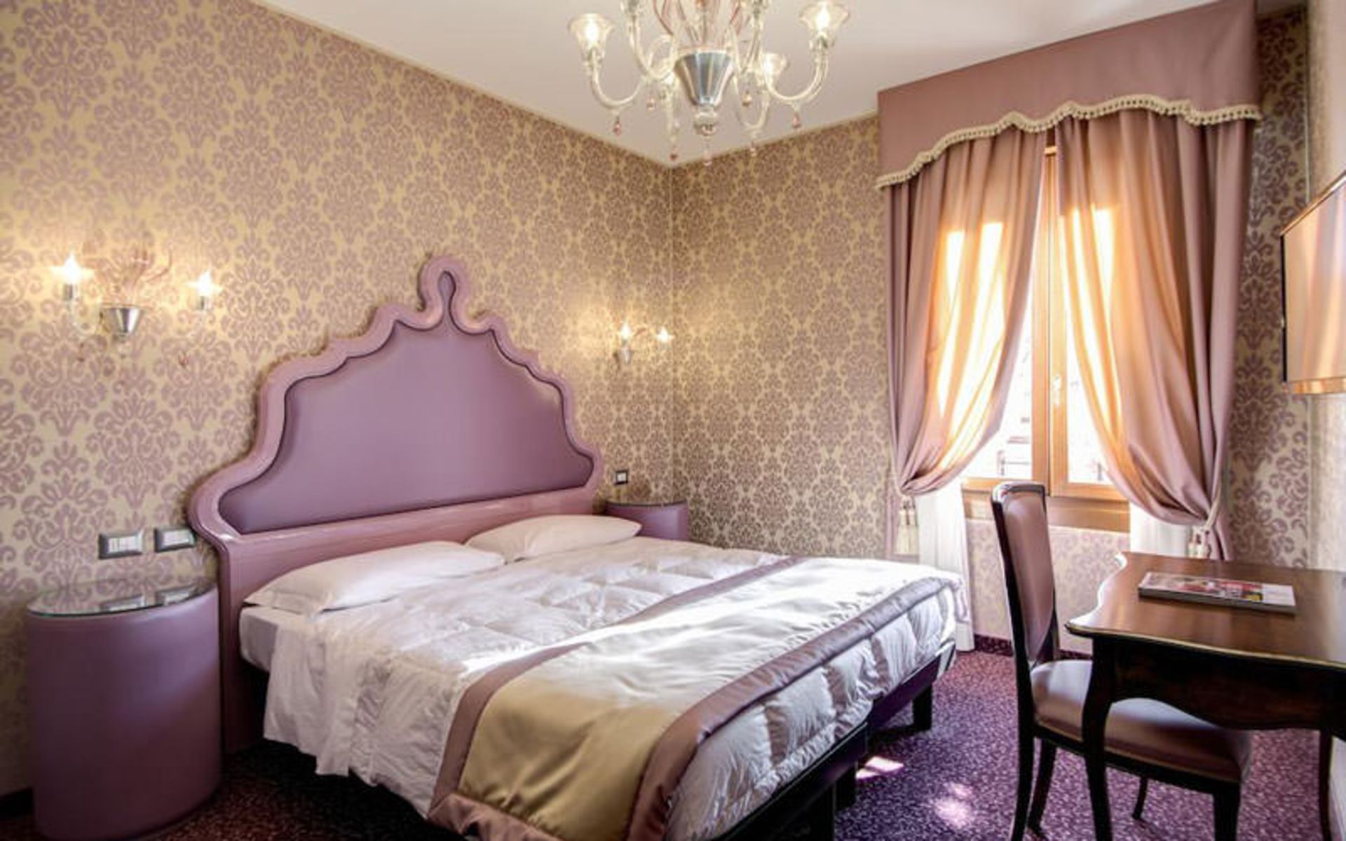 هتل دوموس کاوانیس (Domus Cavanis)