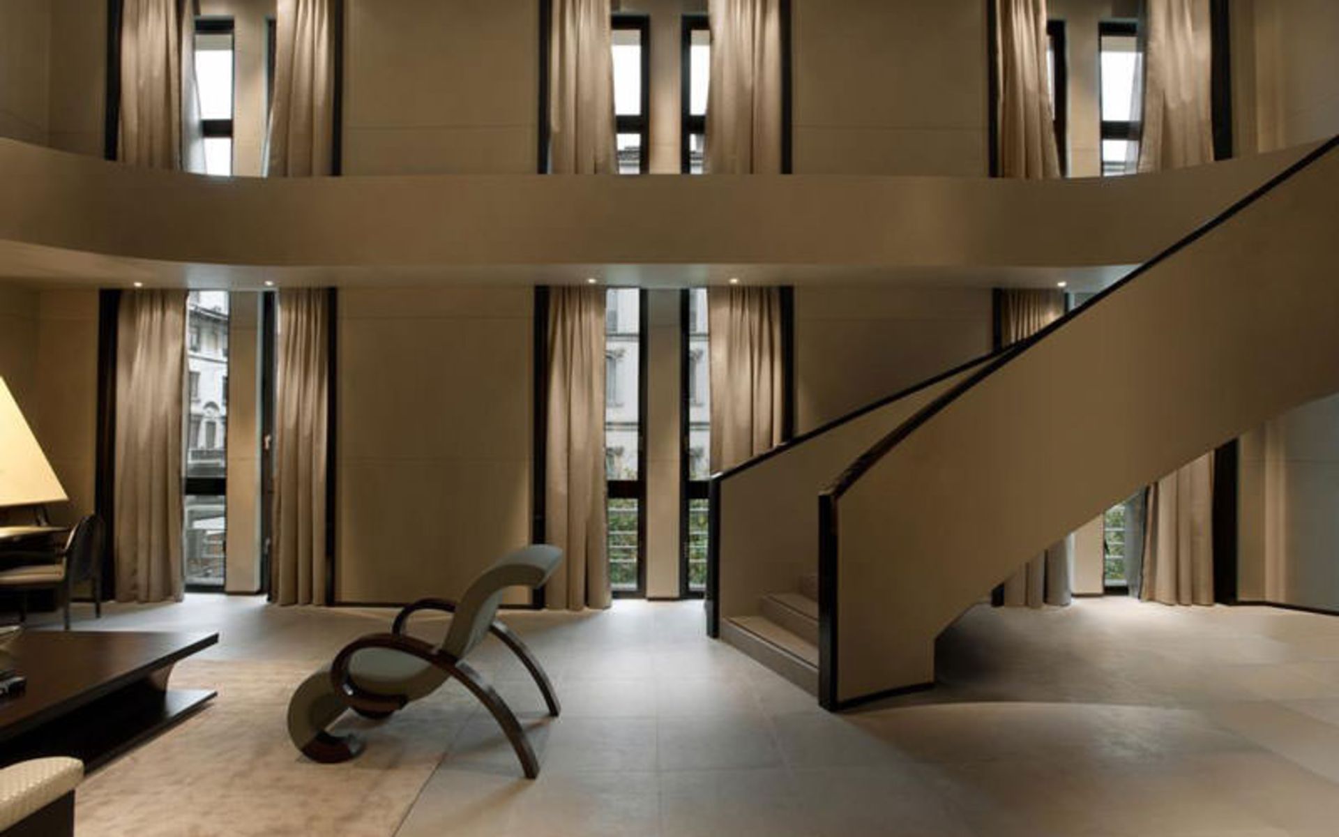 هتل آرمانی میلانو (Armani Hotel Milano)