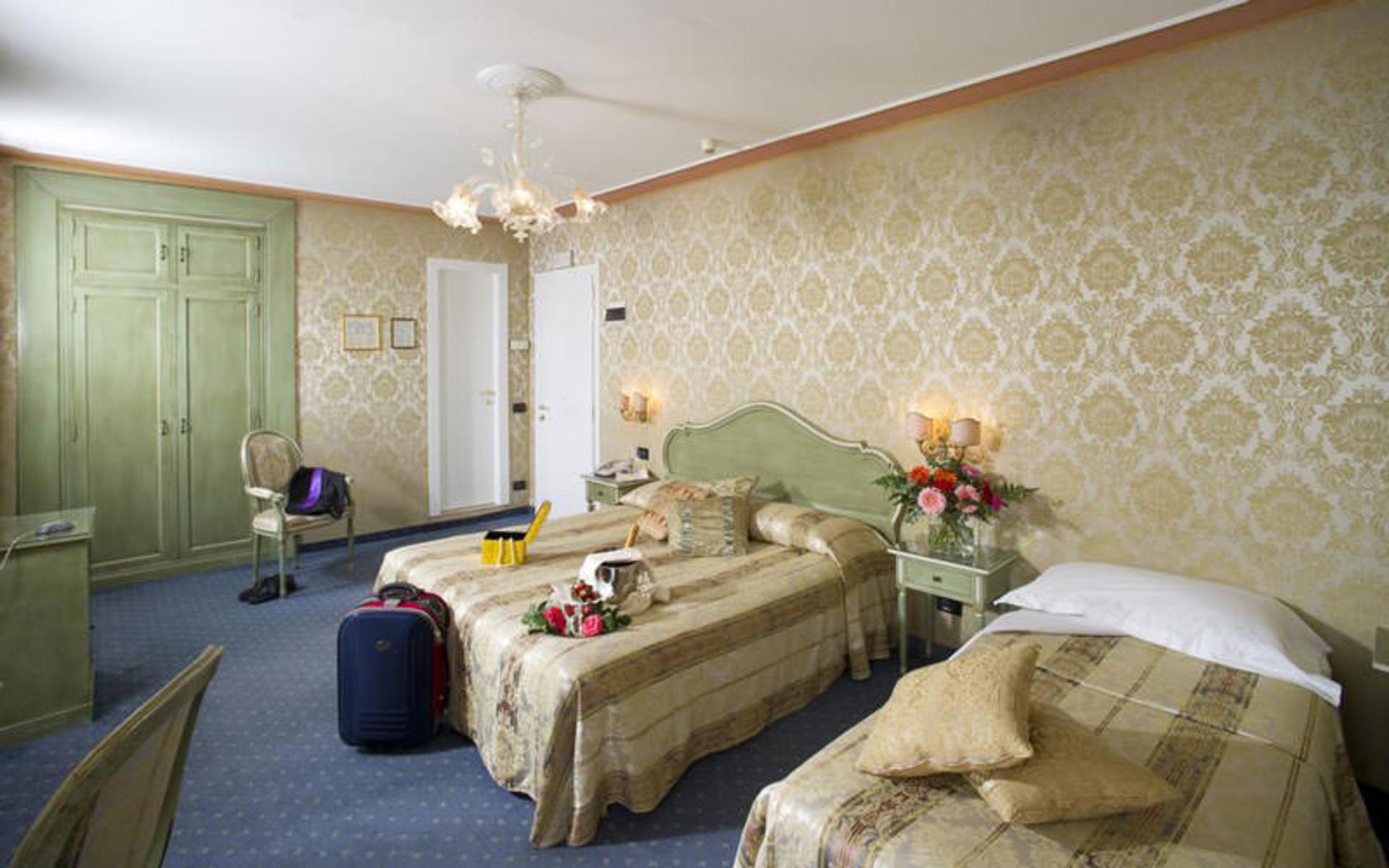 هتل کارلتون آن دِ گرند کانال (Hotel Carlton On The Grand Canal)