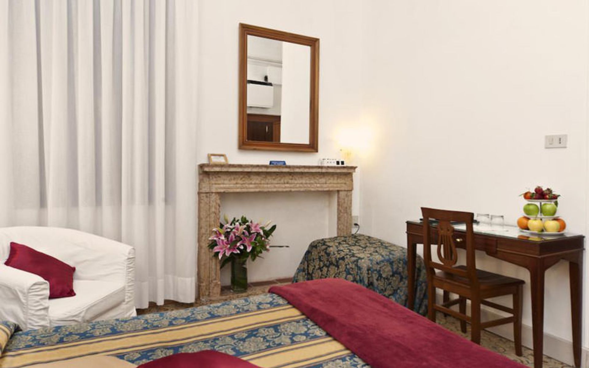 هتل آلا فاوا (Hotel Alla Fava)