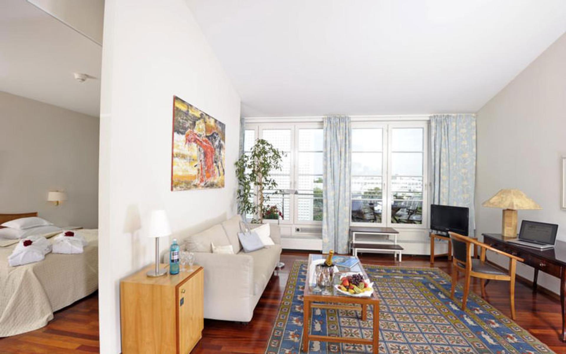 هتل باسلر هاف (Hotel Baseler Hof)