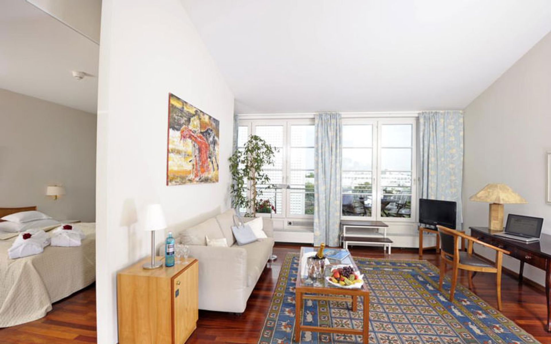 هتل باسلر هاف (Hotel Baseler Hof)