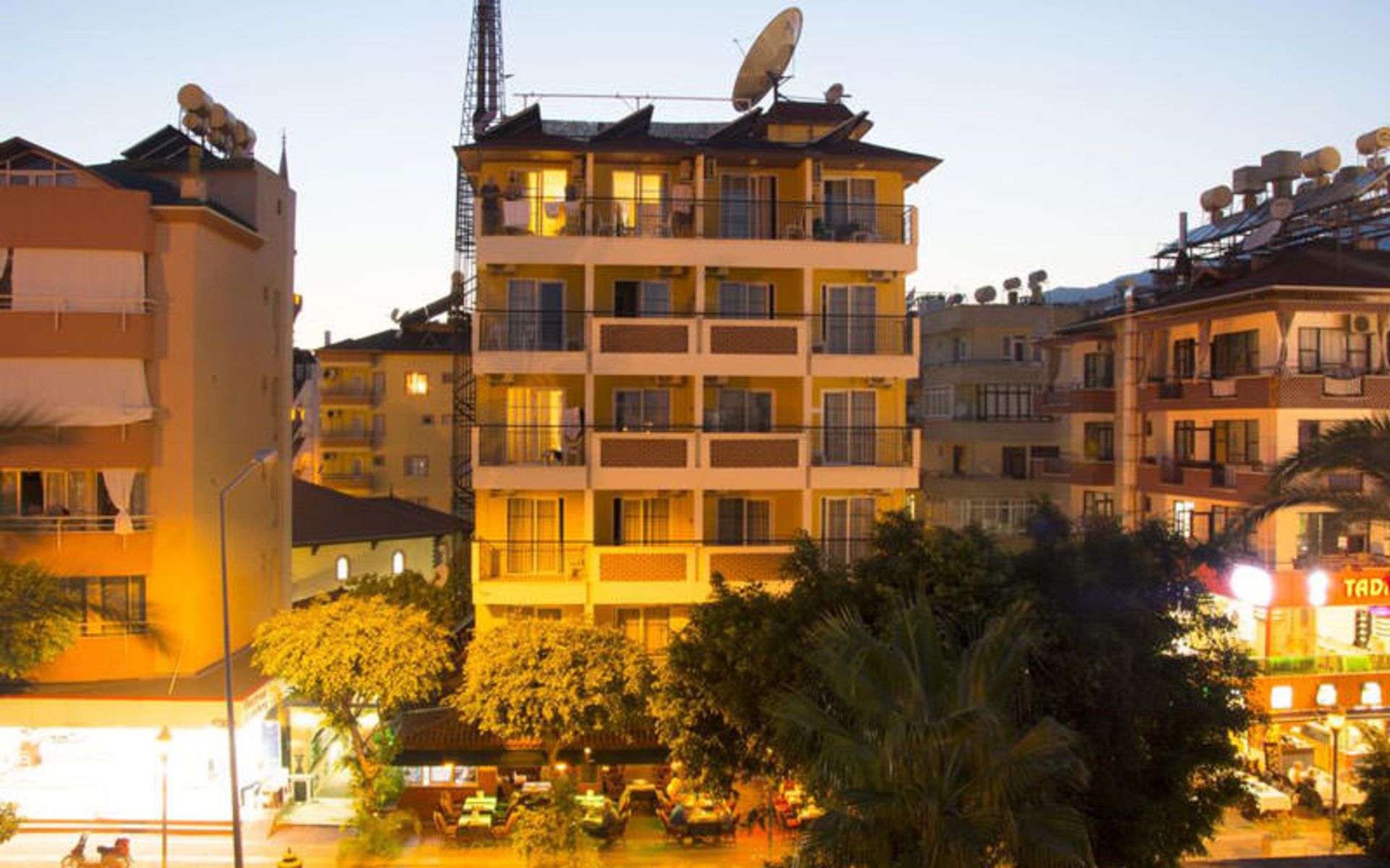 هتل کلئوپاترا (Hotel Kleopatra)