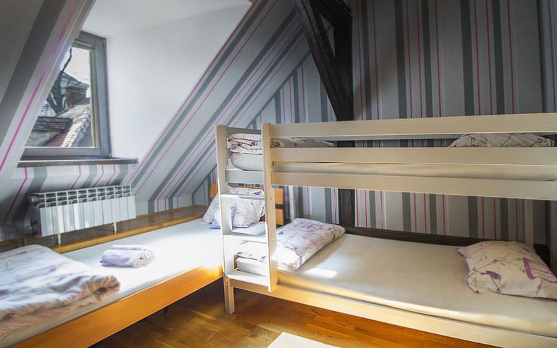هاستل سنتار (Hostel Centar)