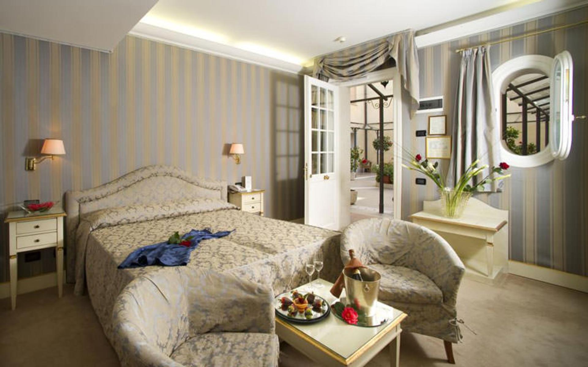 هتل کارلتون آن دِ گرند کانال (Hotel Carlton On The Grand Canal)