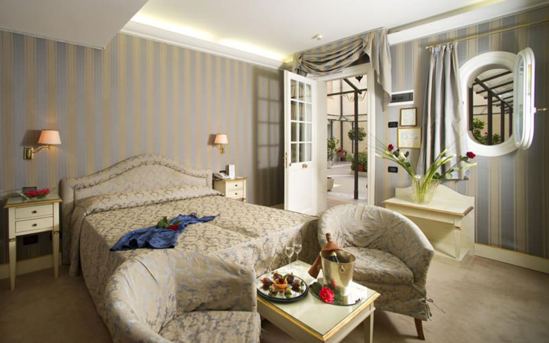 هتل کارلتون آن دِ گرند کانال (Hotel Carlton On The Grand Canal)