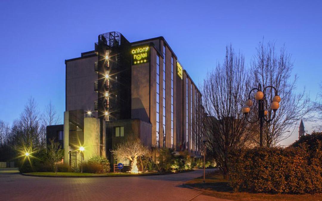 هتل آنتونی (Antony Hotel)