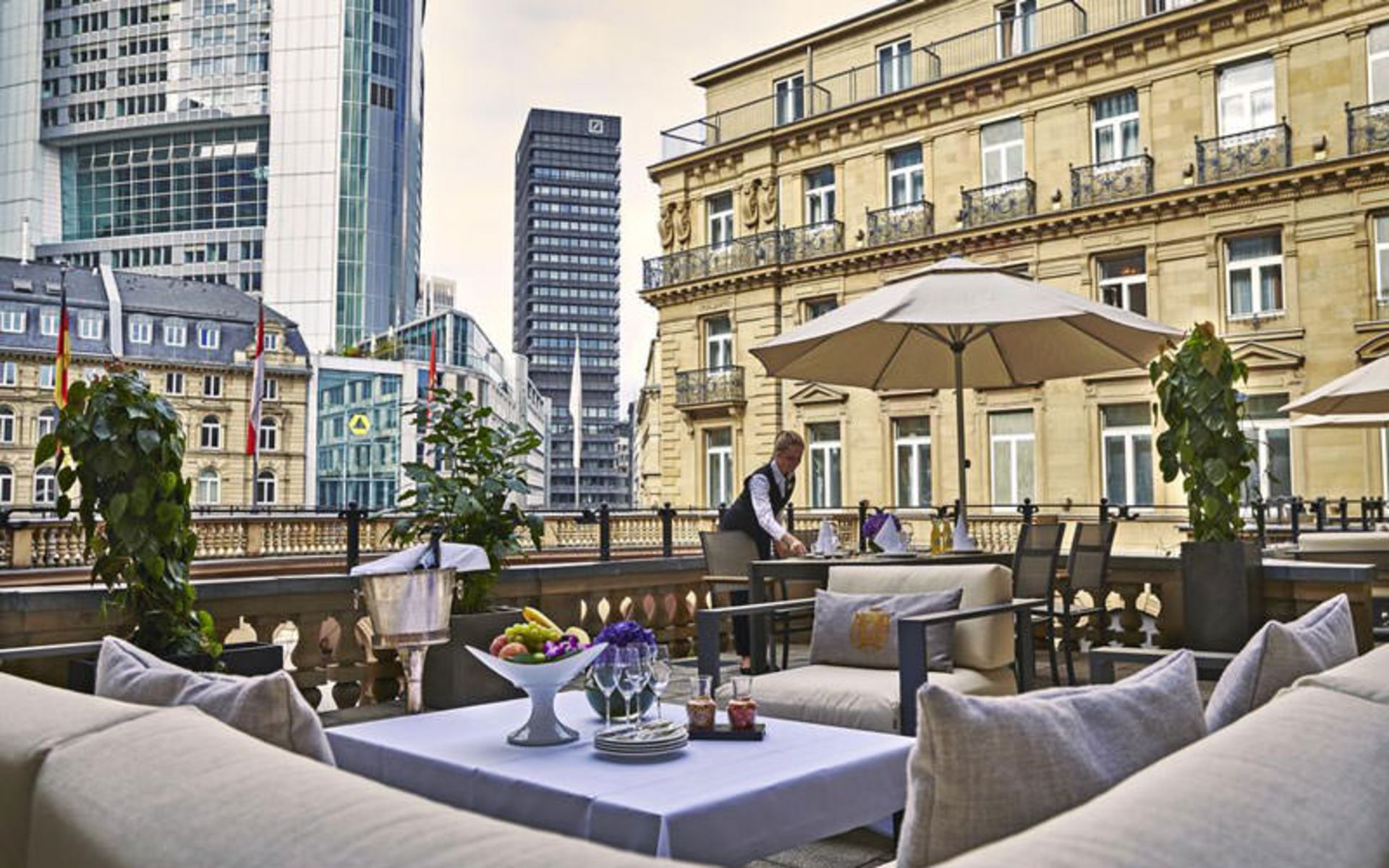 هتل استیگنبرگ فرانکفورت هوف (Steigenberger Frankfurter Hof)