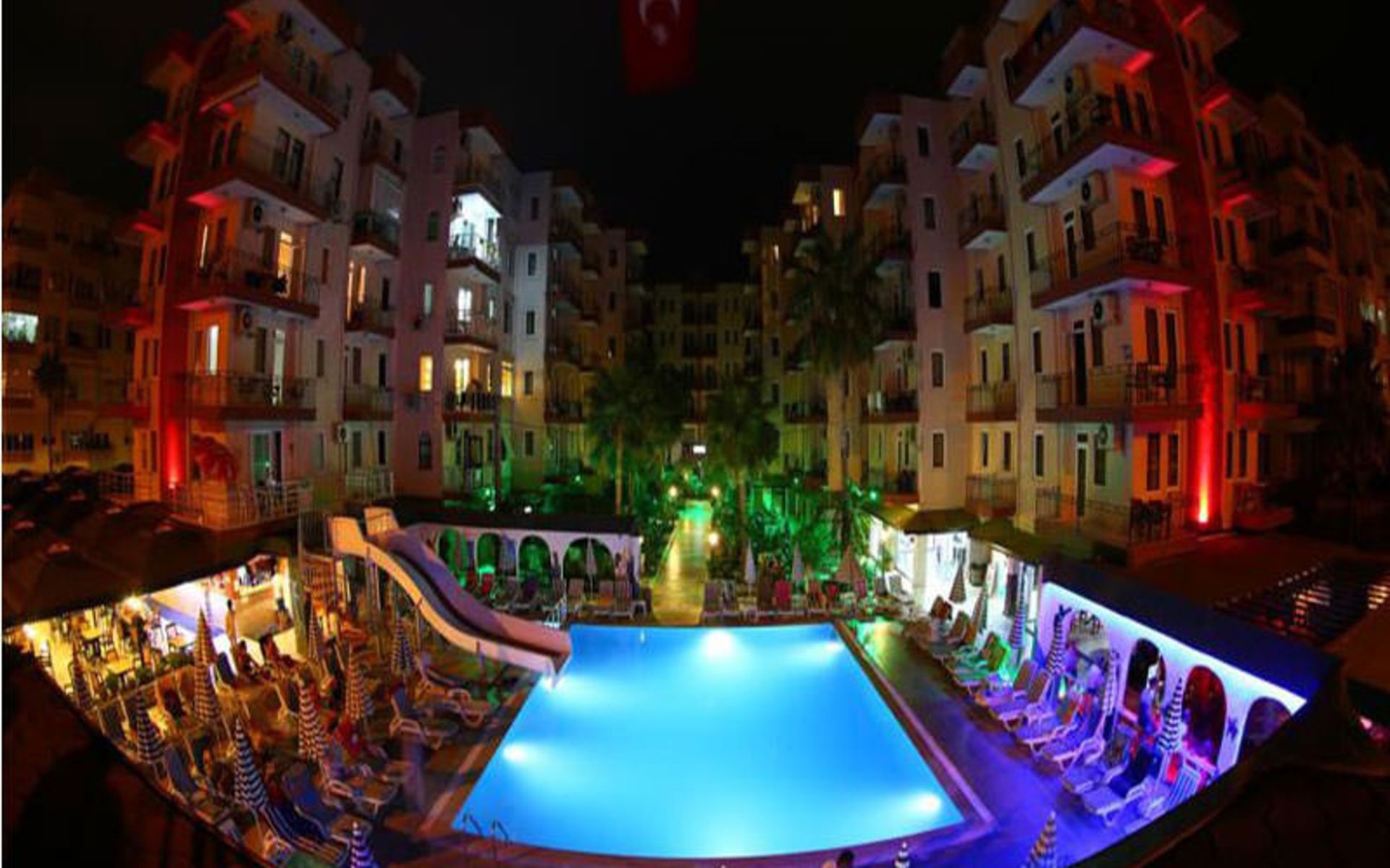 هتل آستور بیچ (Astor Beach Hotel)