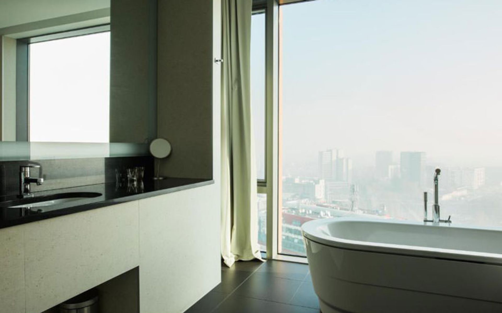 هتل د گلدن سنتر آپارتمان (The Golden Center Apartments)