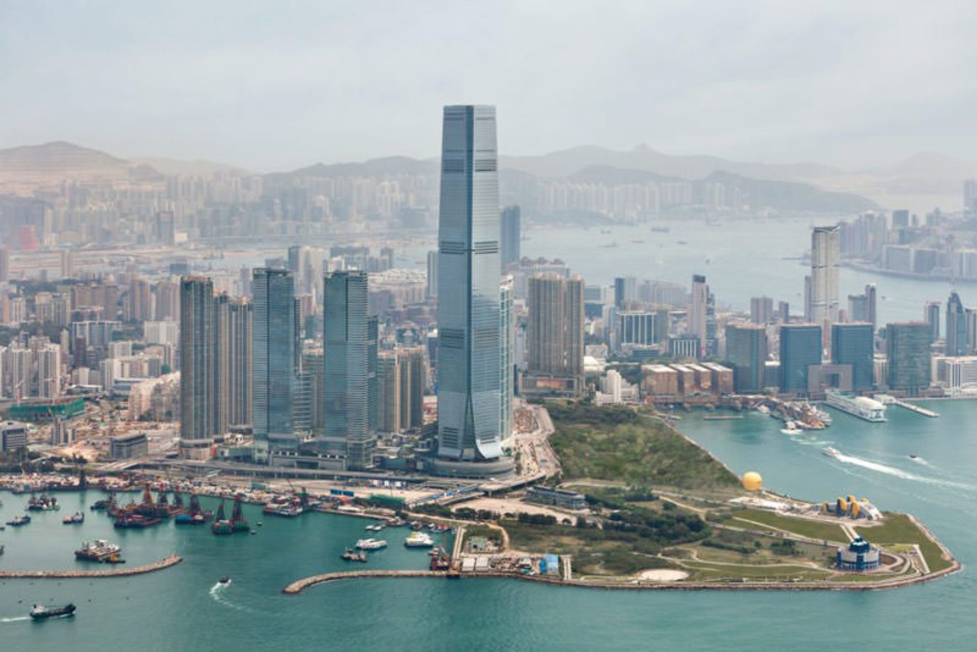 ریتز کارلتون در هنگ کنگ (Ritz-Carlton Hong Kong)
