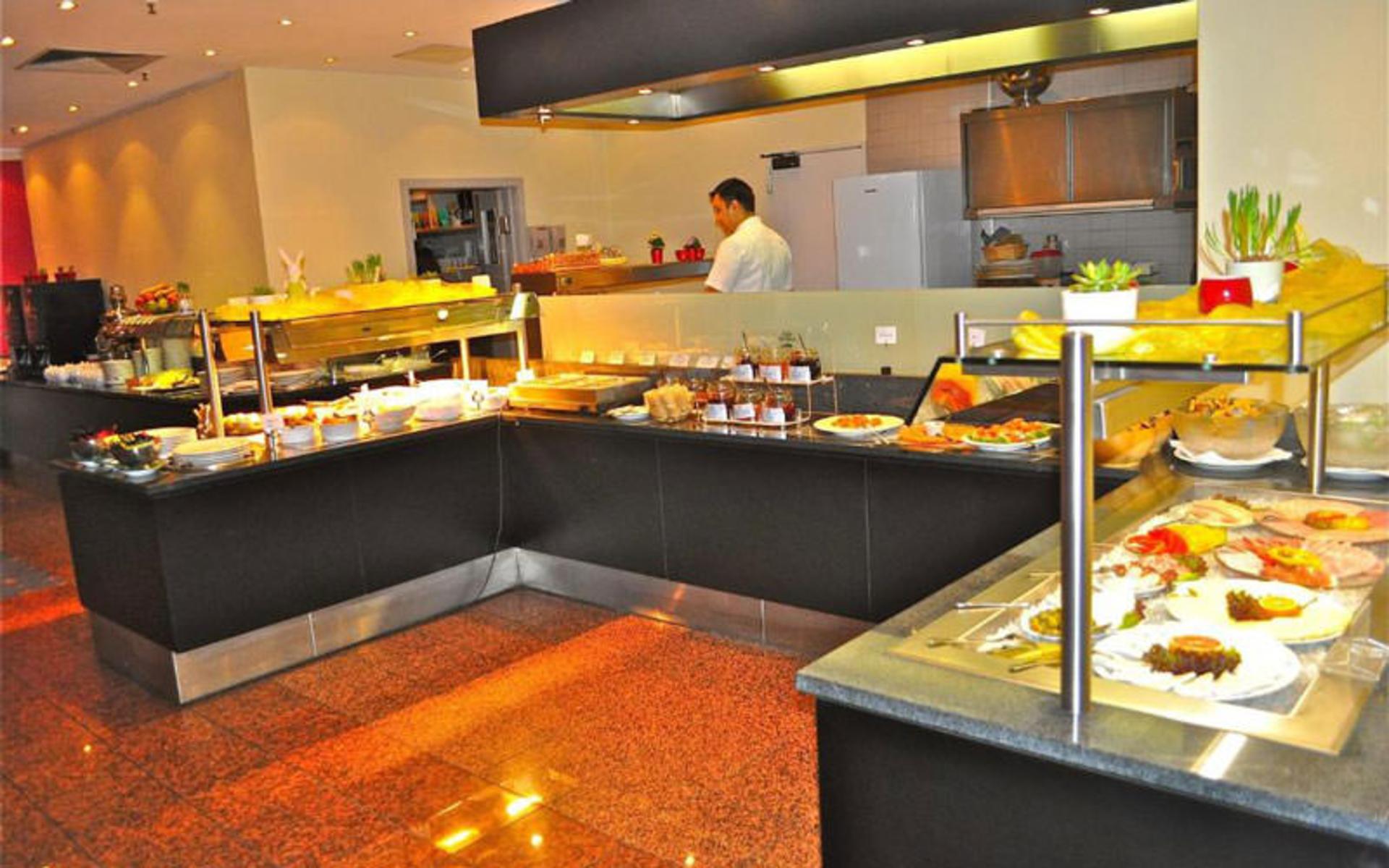 هتل ساووی (Savoy Hotel)