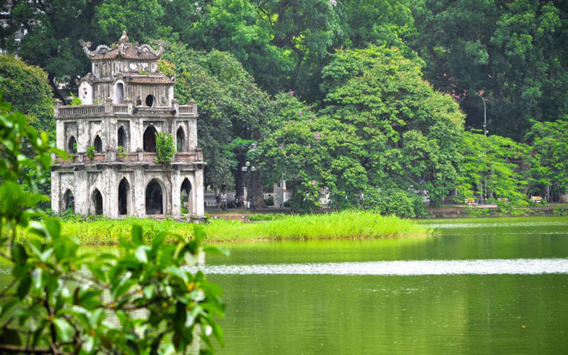 دریاچه هوان کیم (Hoan Kiem Lake)