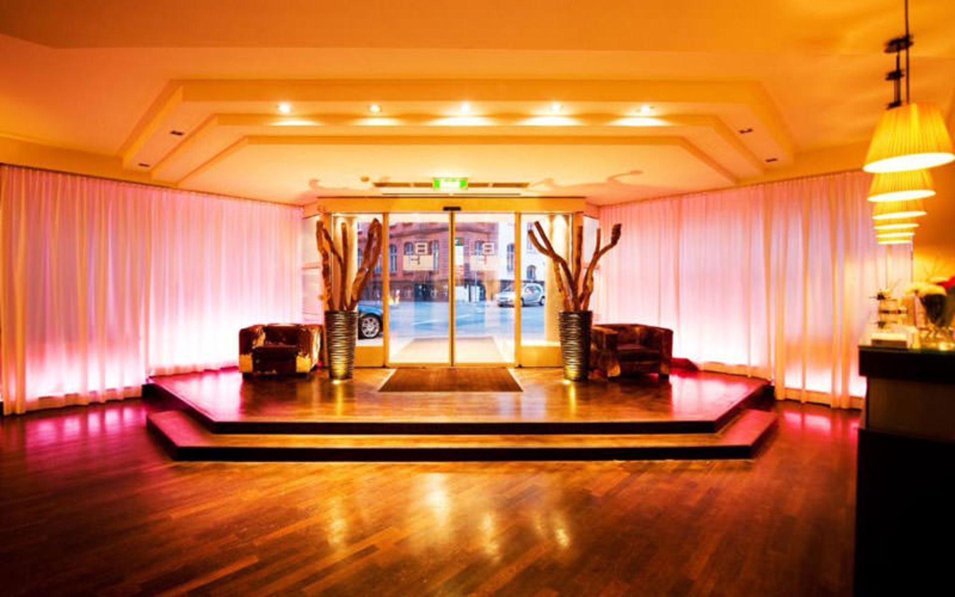 هتل بریستول (Bristol Hotel)