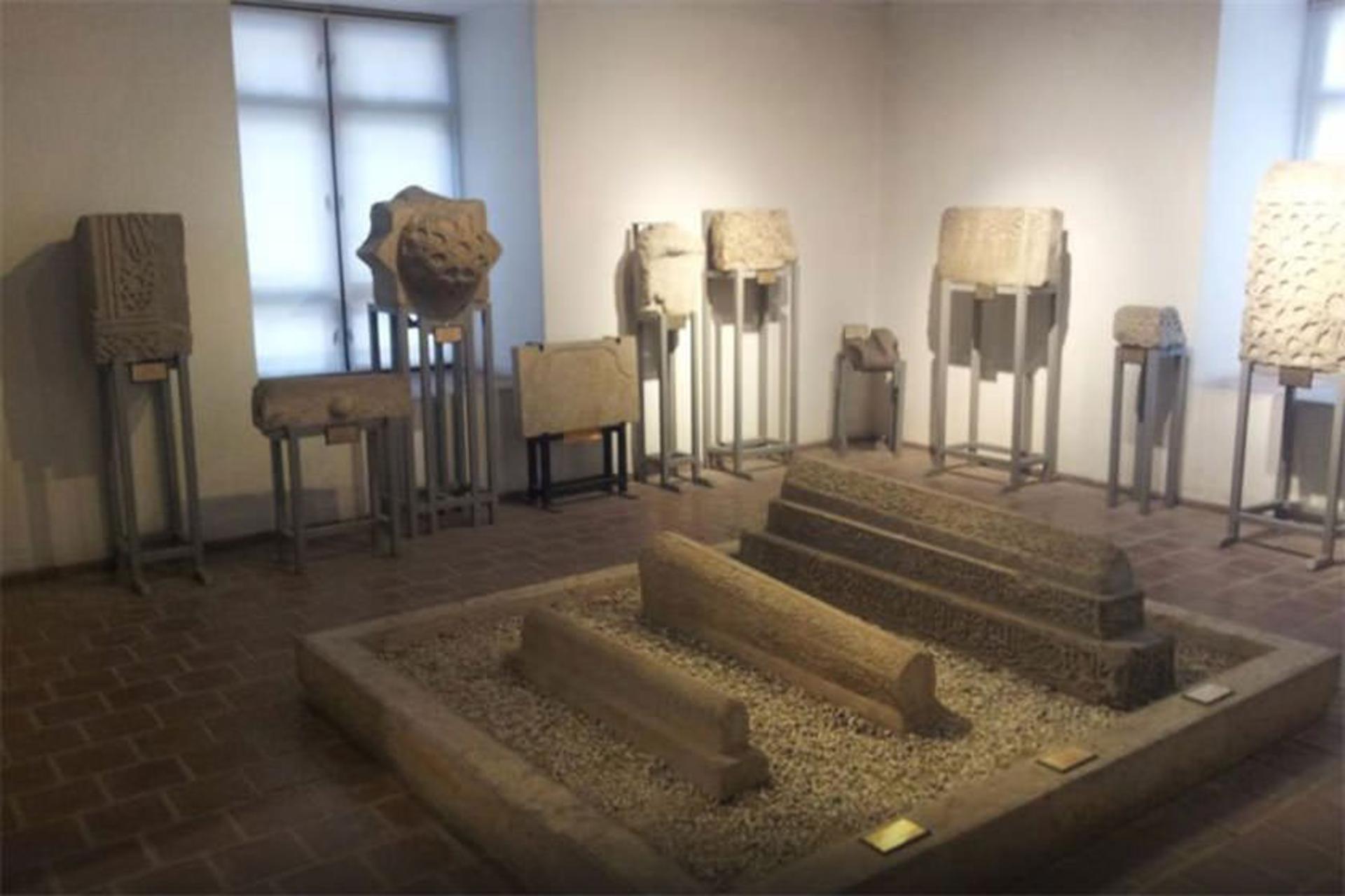 مدرسه و موزه مناره