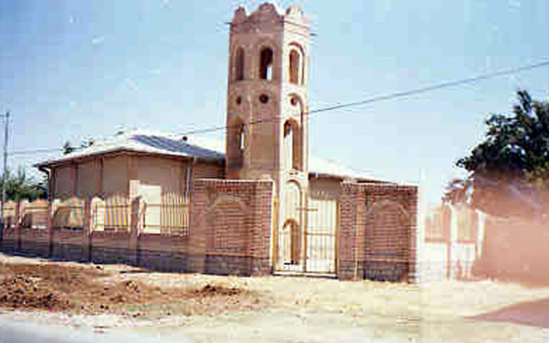 روستای کلیسا کندی و کلیسای پطروس پولیس