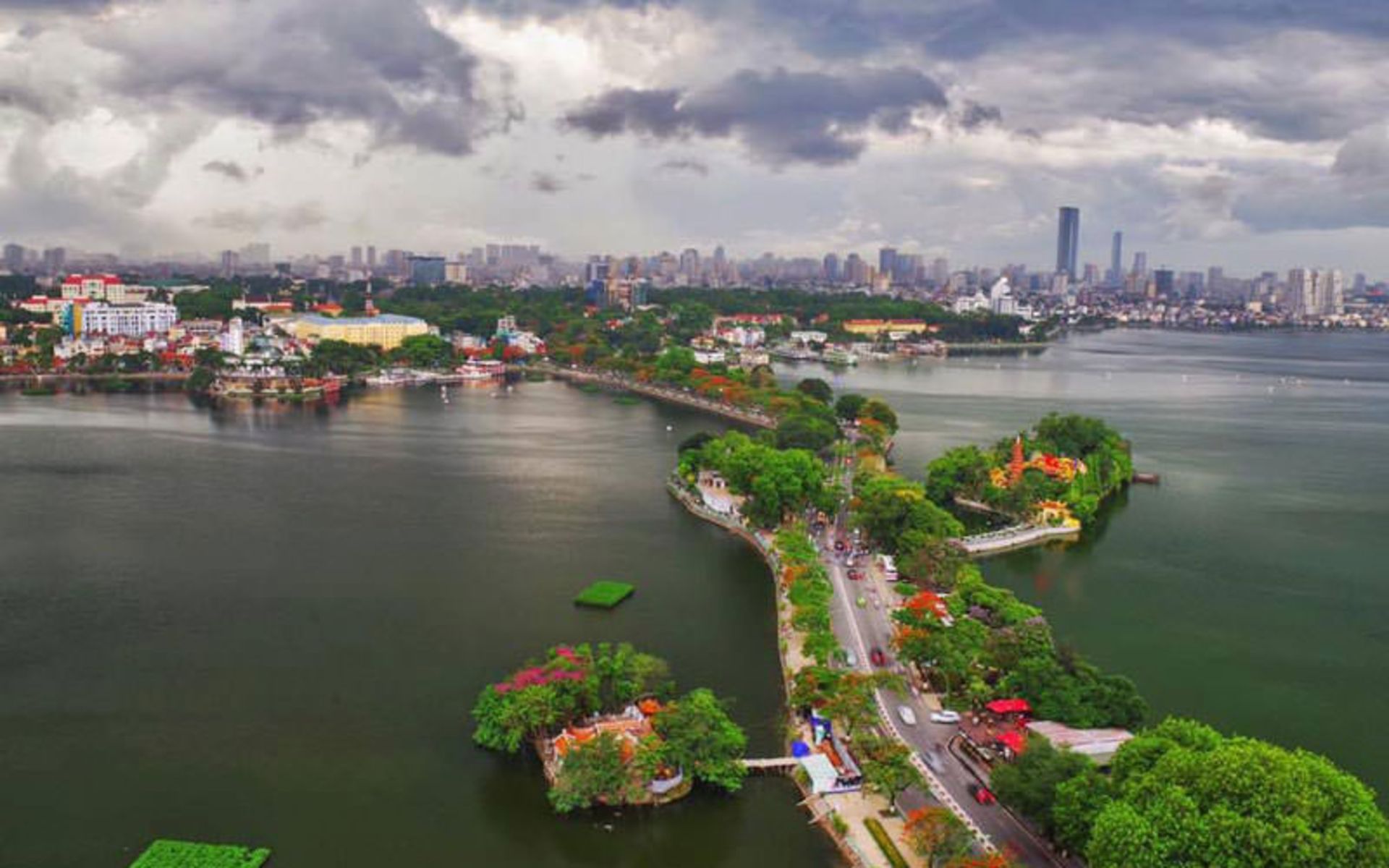 دریاچه وست (West Lake)