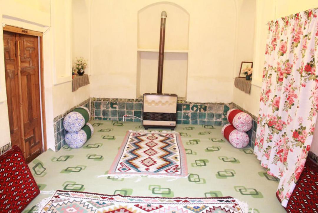 اقامتگاه بومگردی علوی
