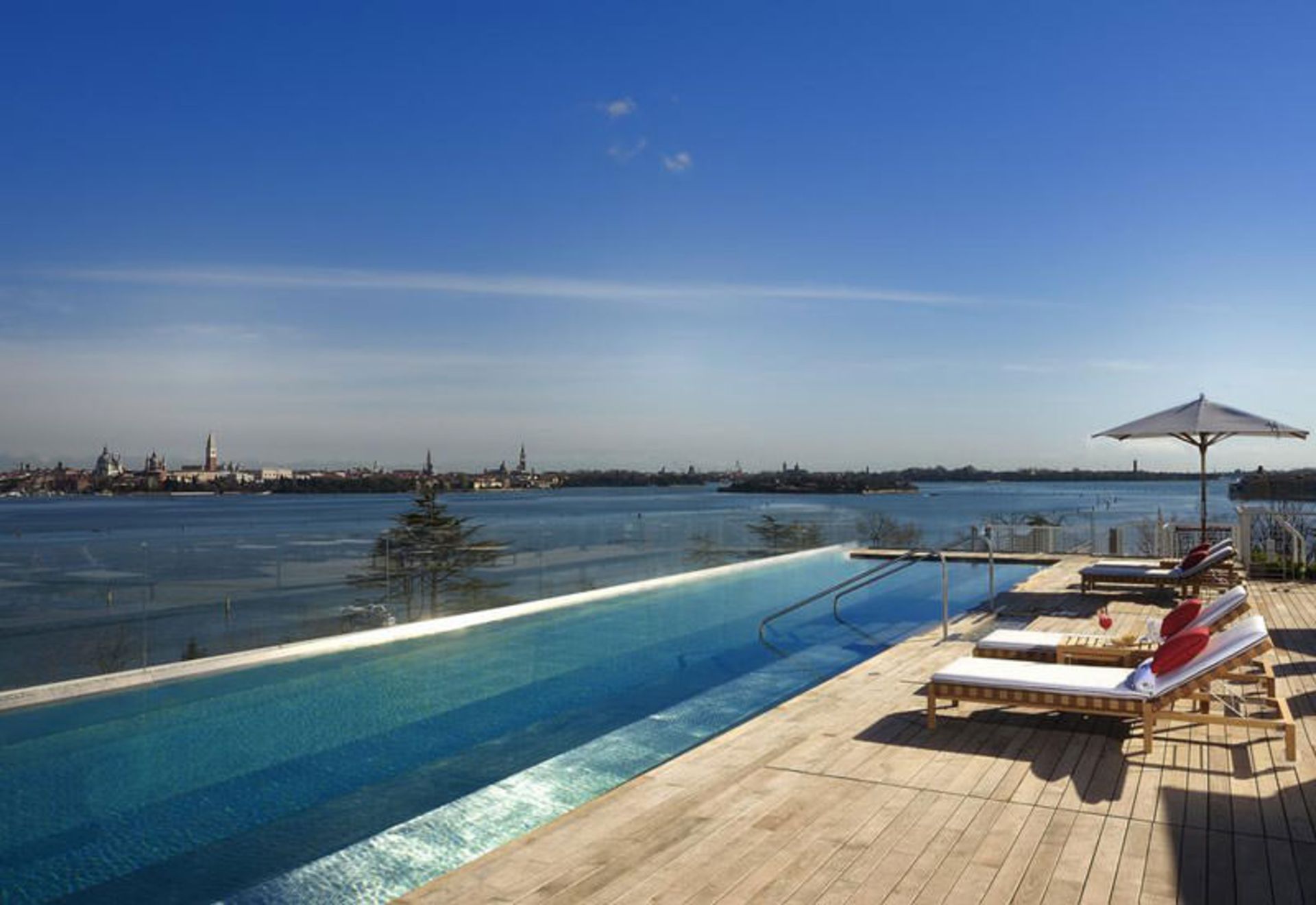 هتل جی دابلیو ماریوت ونیز ریزورت اند اسپا (JW Marriott Venice Resort & Spa)