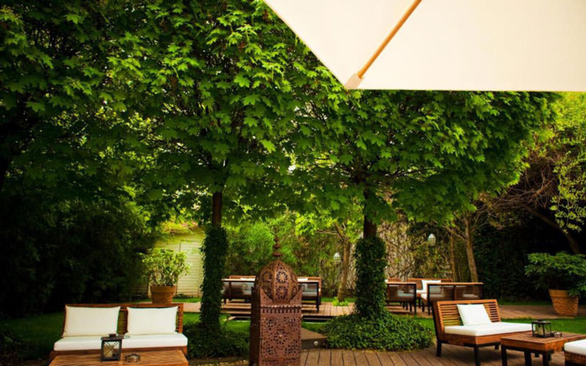 هتل بریستول (Bristol Hotel)