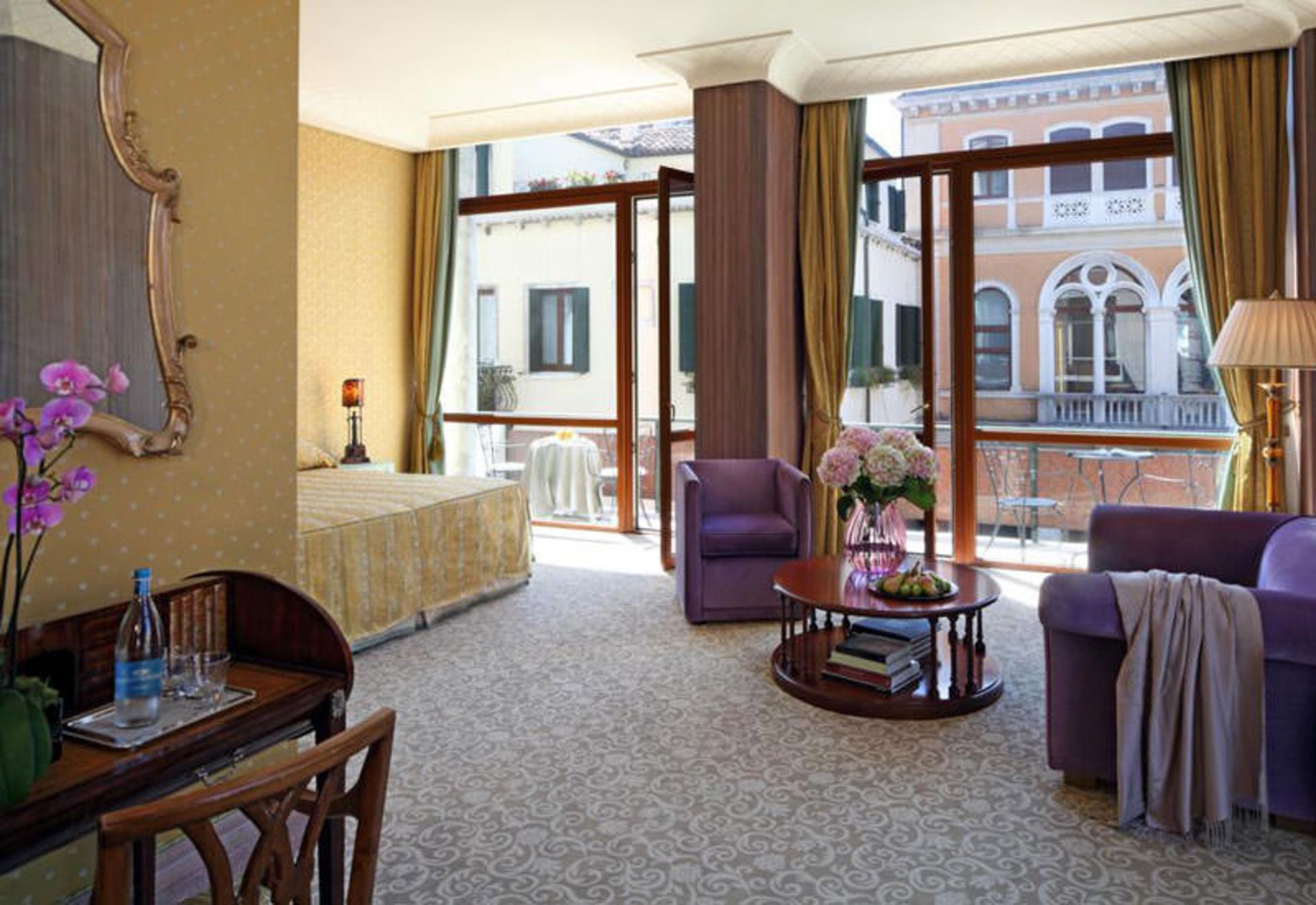 هتل باور پلاتزو (Bauer Palazzo)