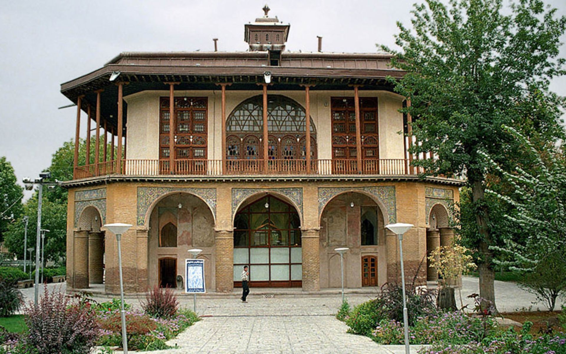 کاخ موزه چهل ستون قزوین