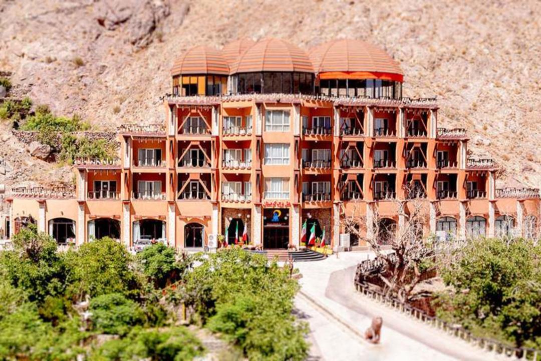 هتل بزرگ کوهستان