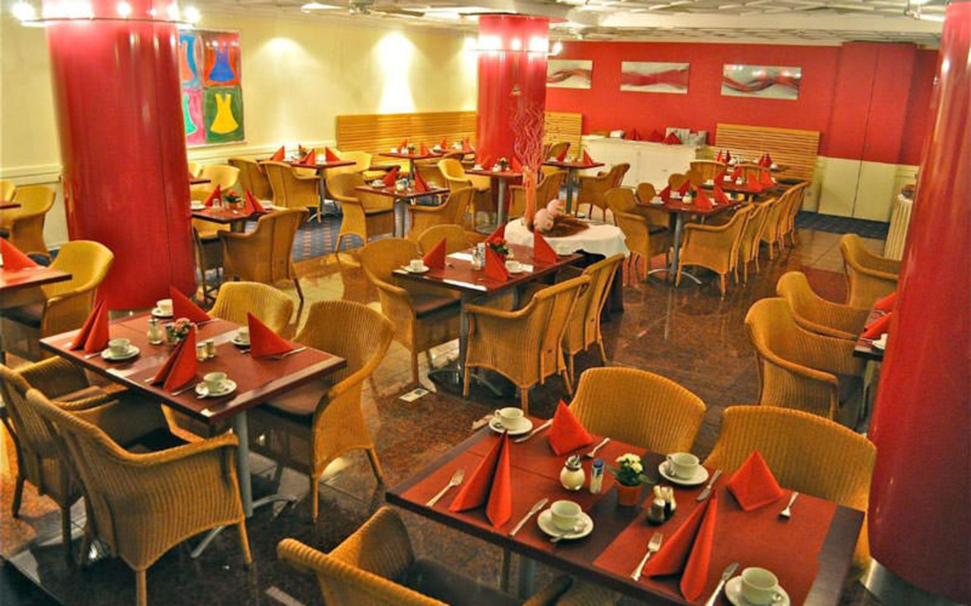 هتل ساووی (Savoy Hotel)