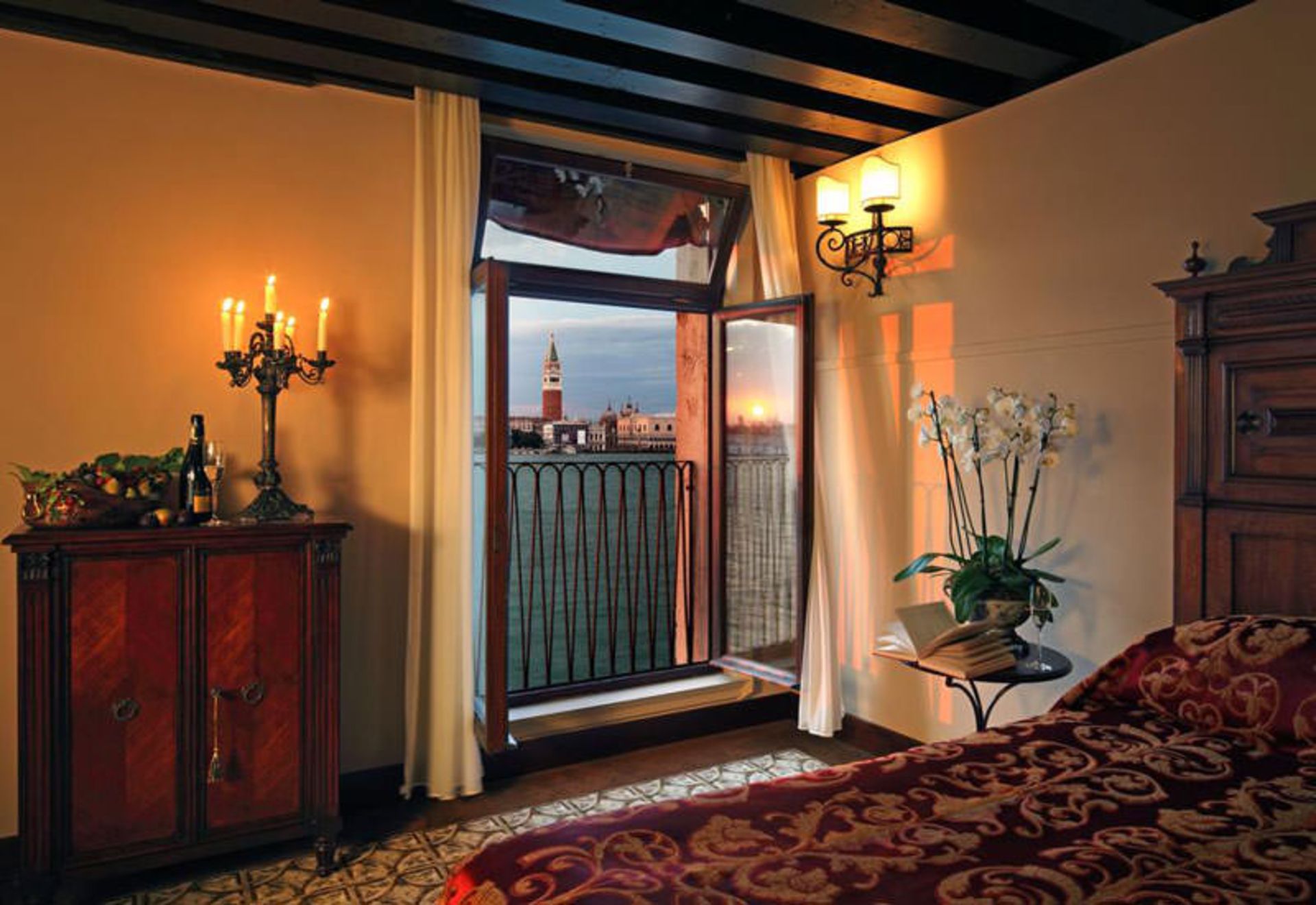 هتل و اسپای باور پلادیو (Bauer Palladio Hotel & Spa)