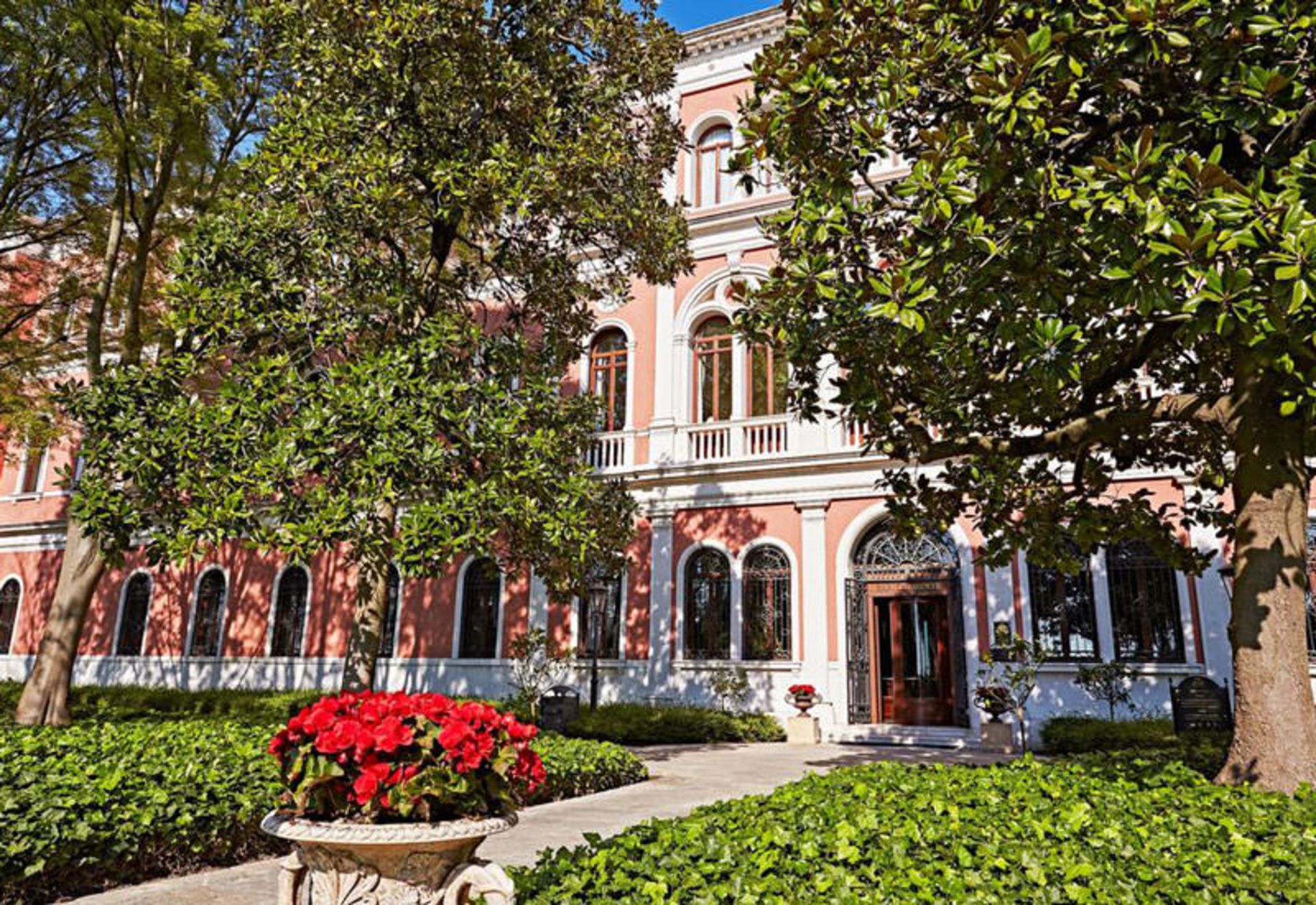 هتل سَن کلِمِنت پالاس کِمپینسکی ونیز (San Clemente Palace Kempinski Venice)