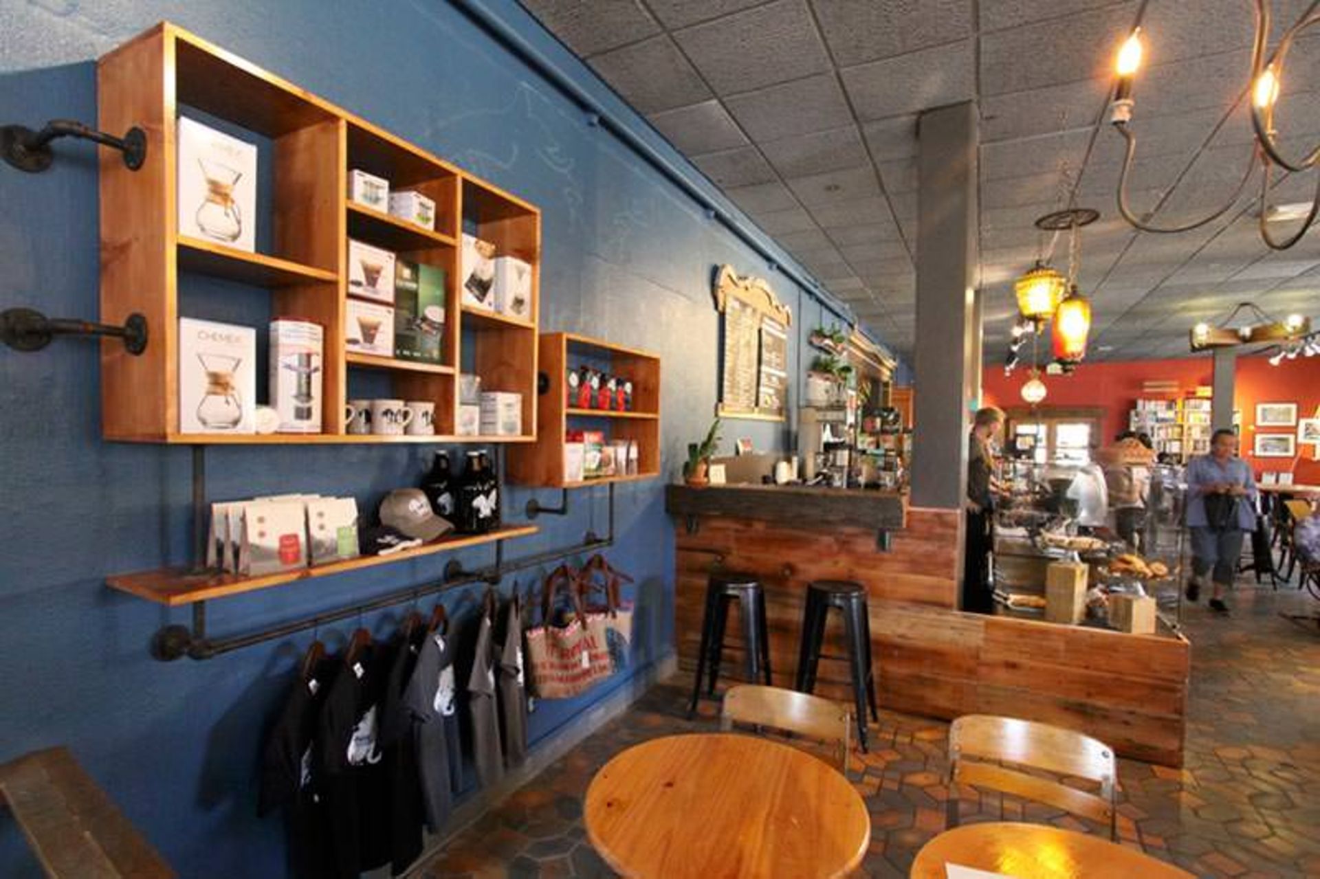 کافی شاپ . Iconik Coffee Roasters 