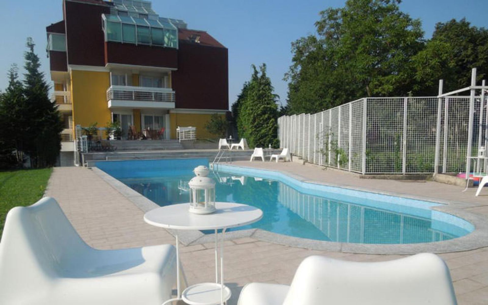 هتل اپارتمان اسمارت چویس (Apartments Smart Choice)