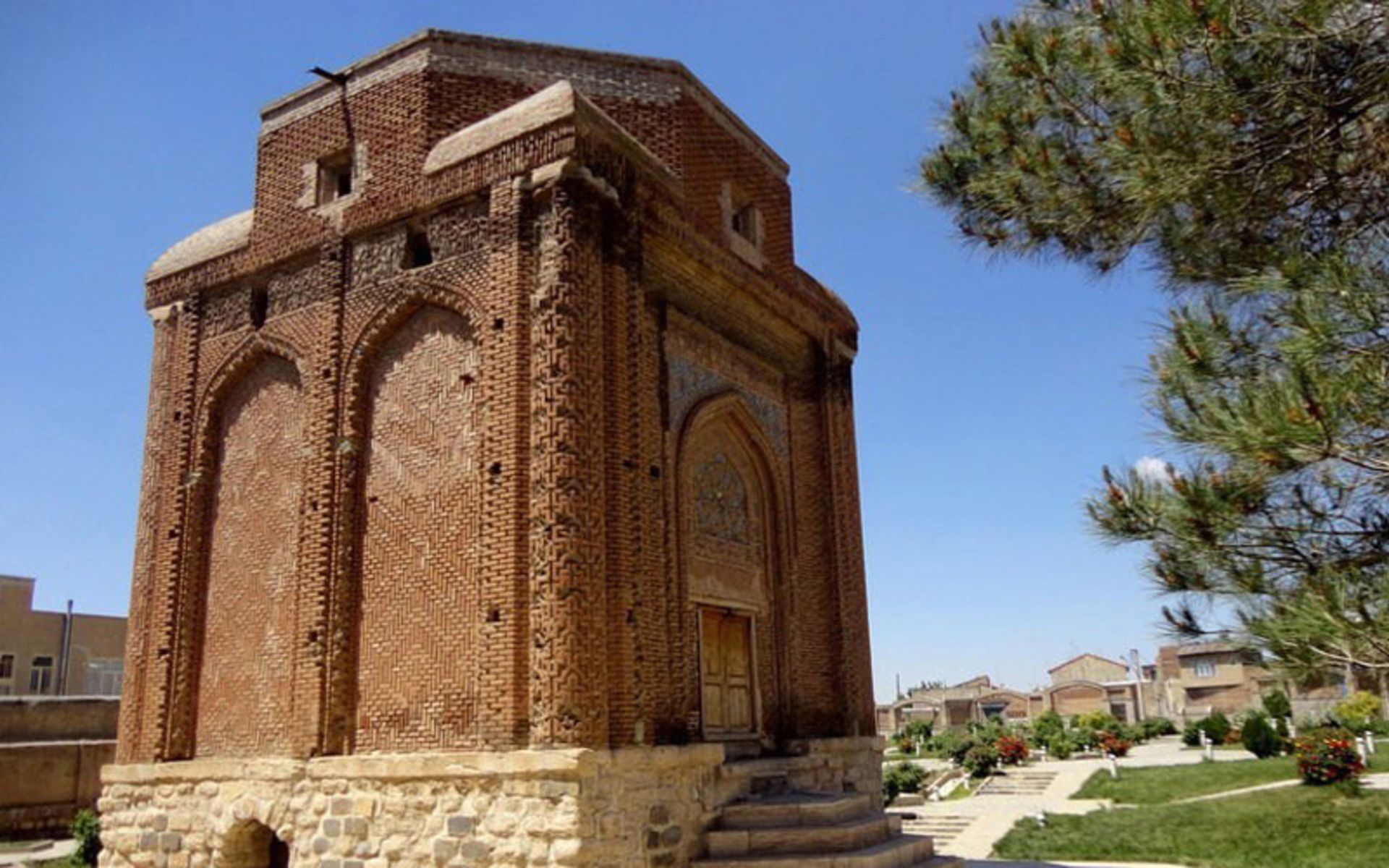 گنبد سرخ