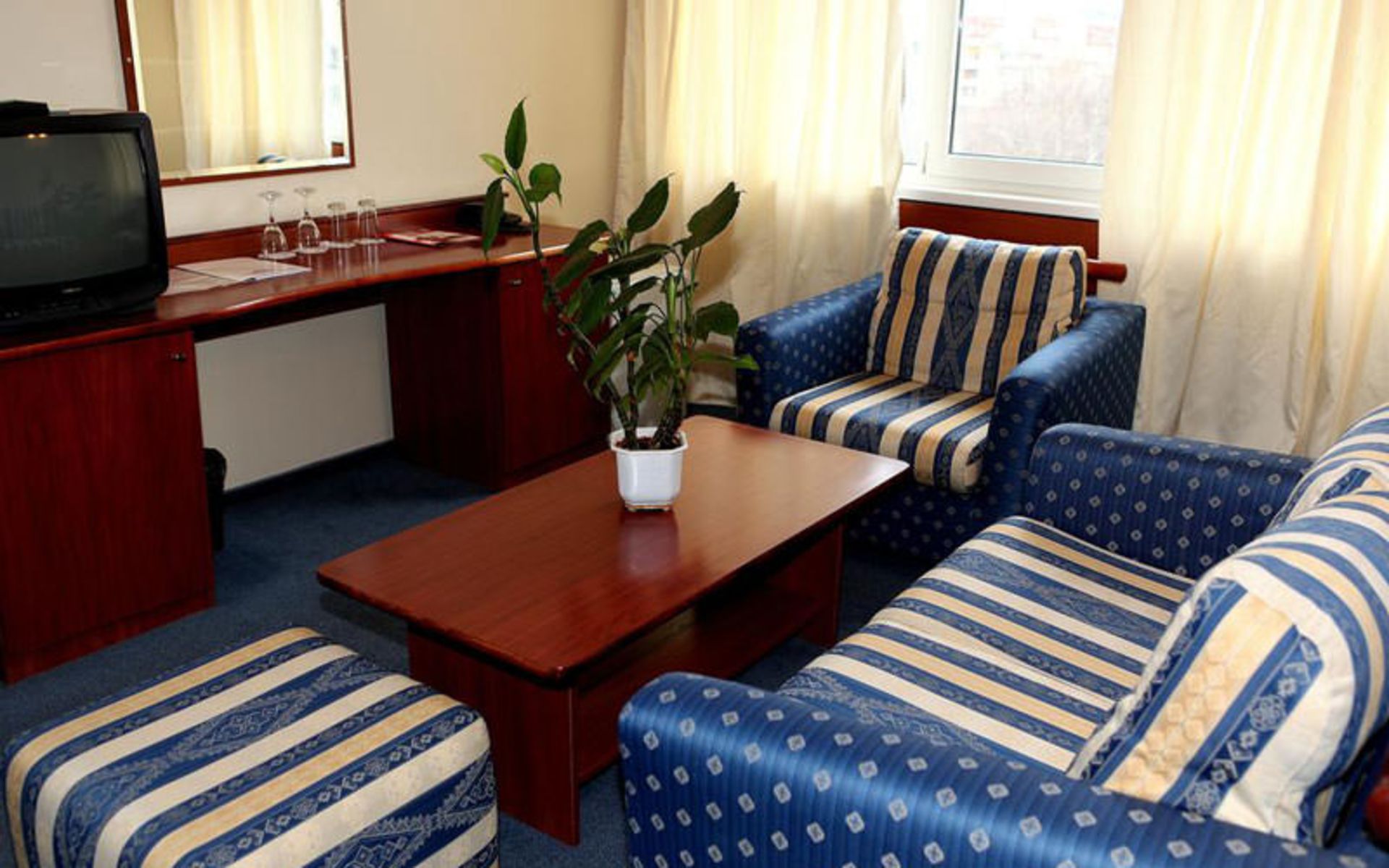 هتل اربیتا (Hotel Orbita)