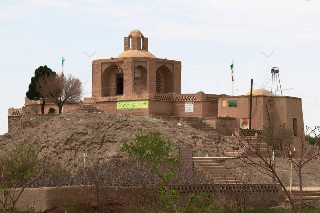 آرامگاه ابن حسام خوسفی