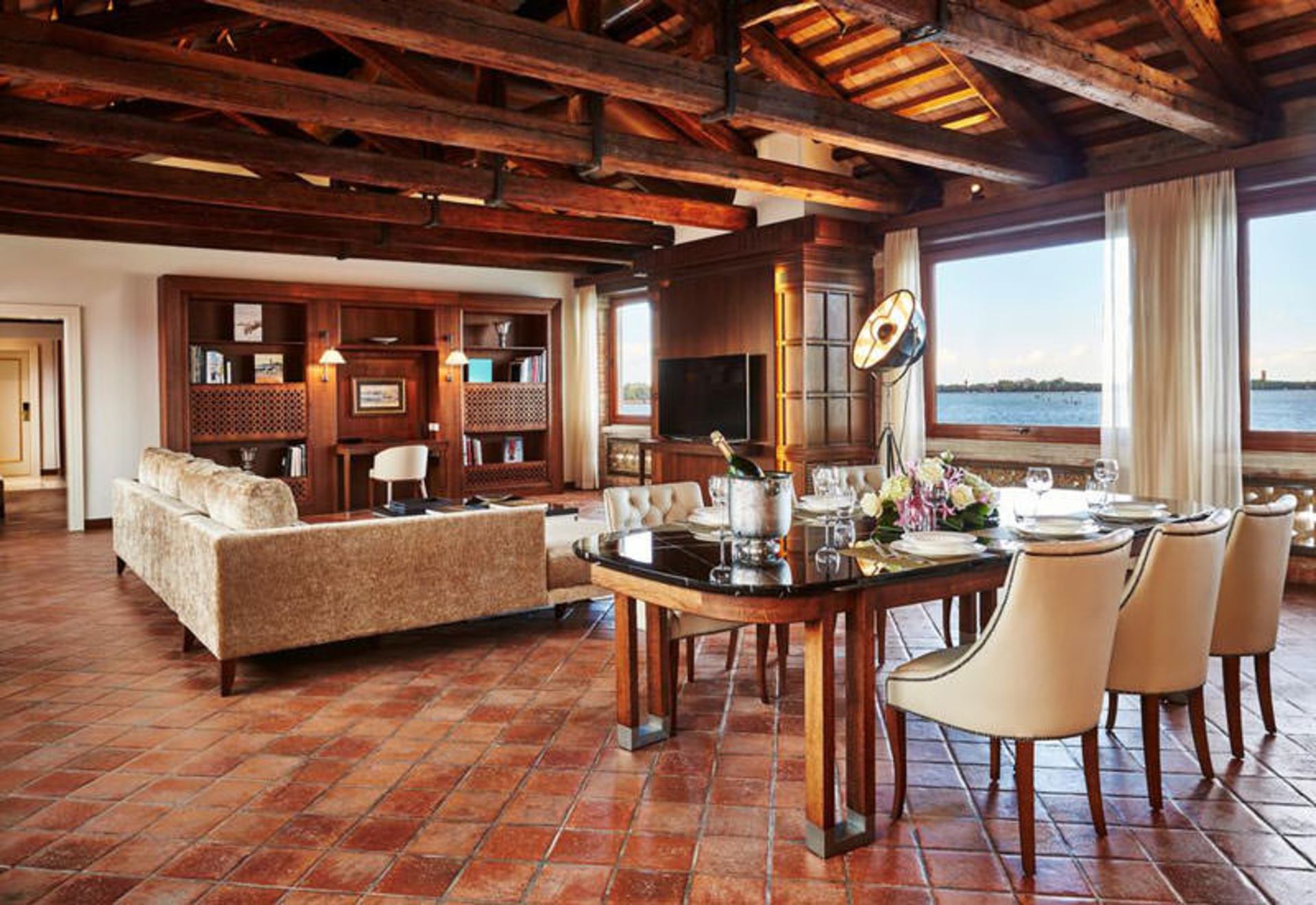 هتل سَن کلِمِنت پالاس کِمپینسکی ونیز (San Clemente Palace Kempinski Venice)