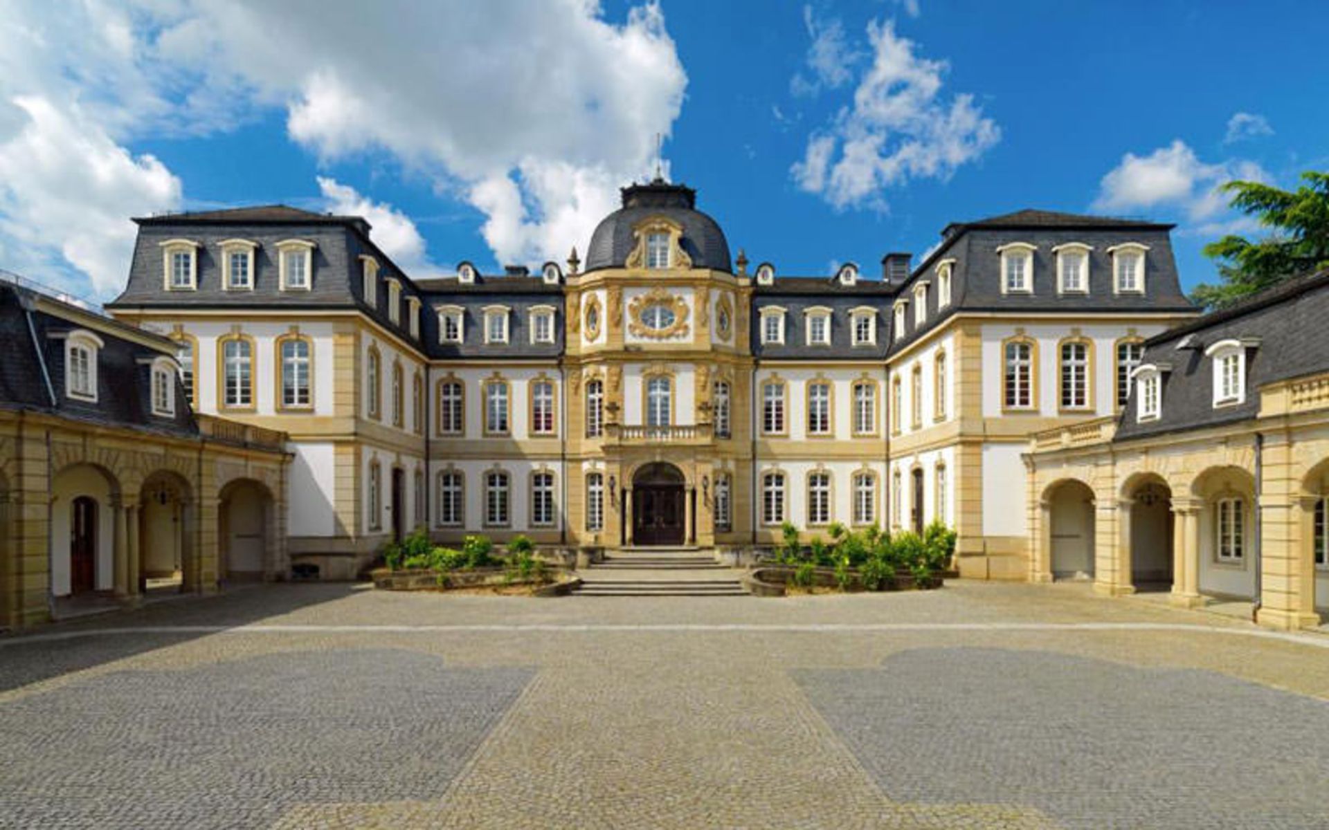 هتل شراتون آفنباخ (Sheraton Offenbach Hotel)
