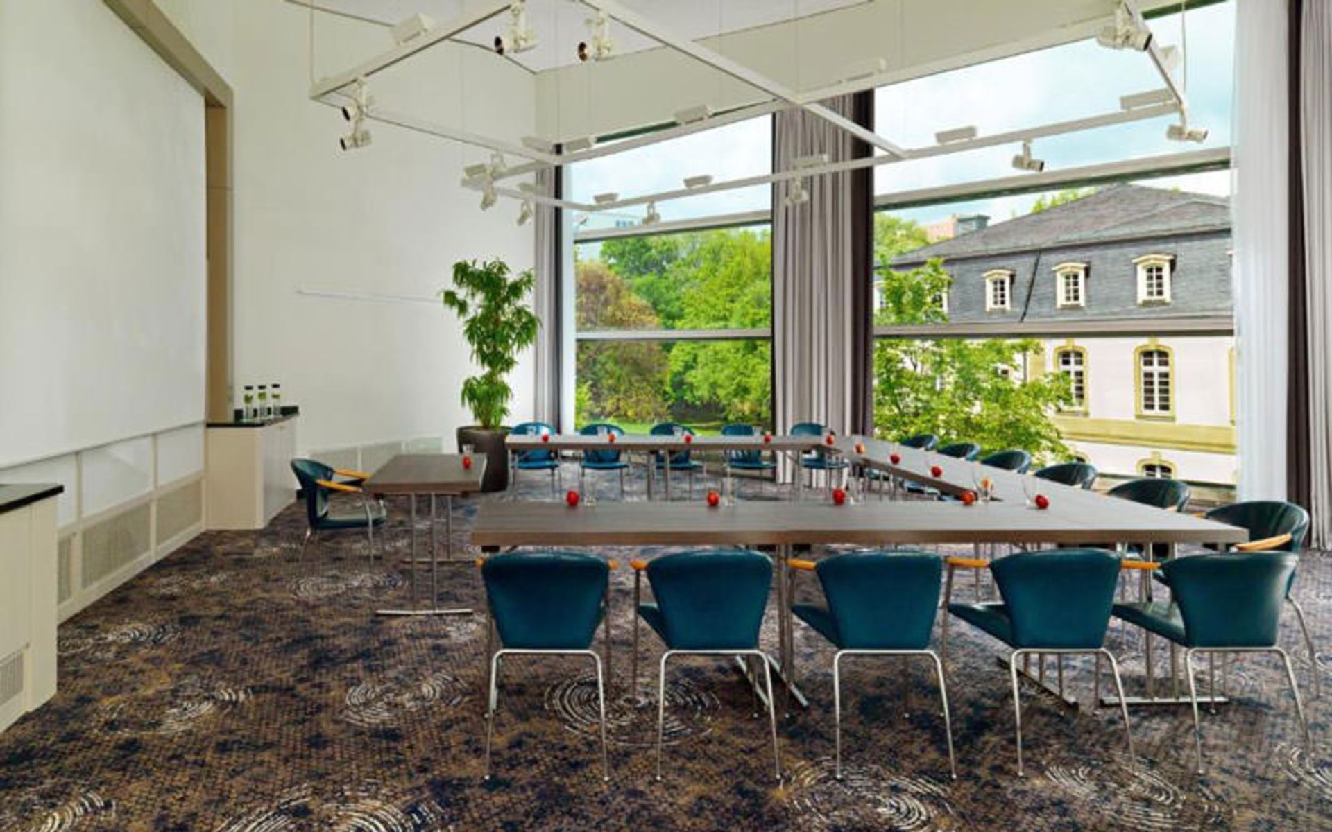 هتل شراتون آفنباخ (Sheraton Offenbach Hotel)