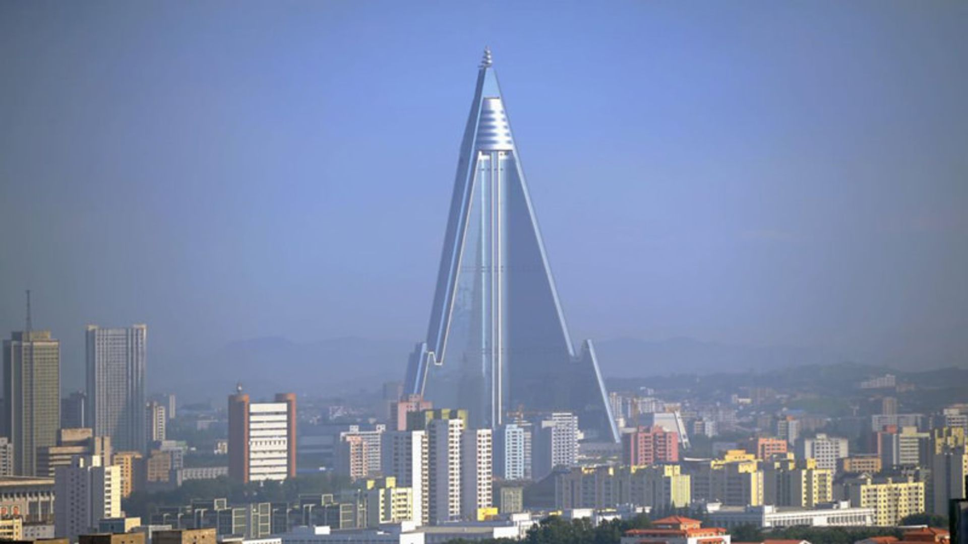 هتل رایی یونگ (Ryugyong)