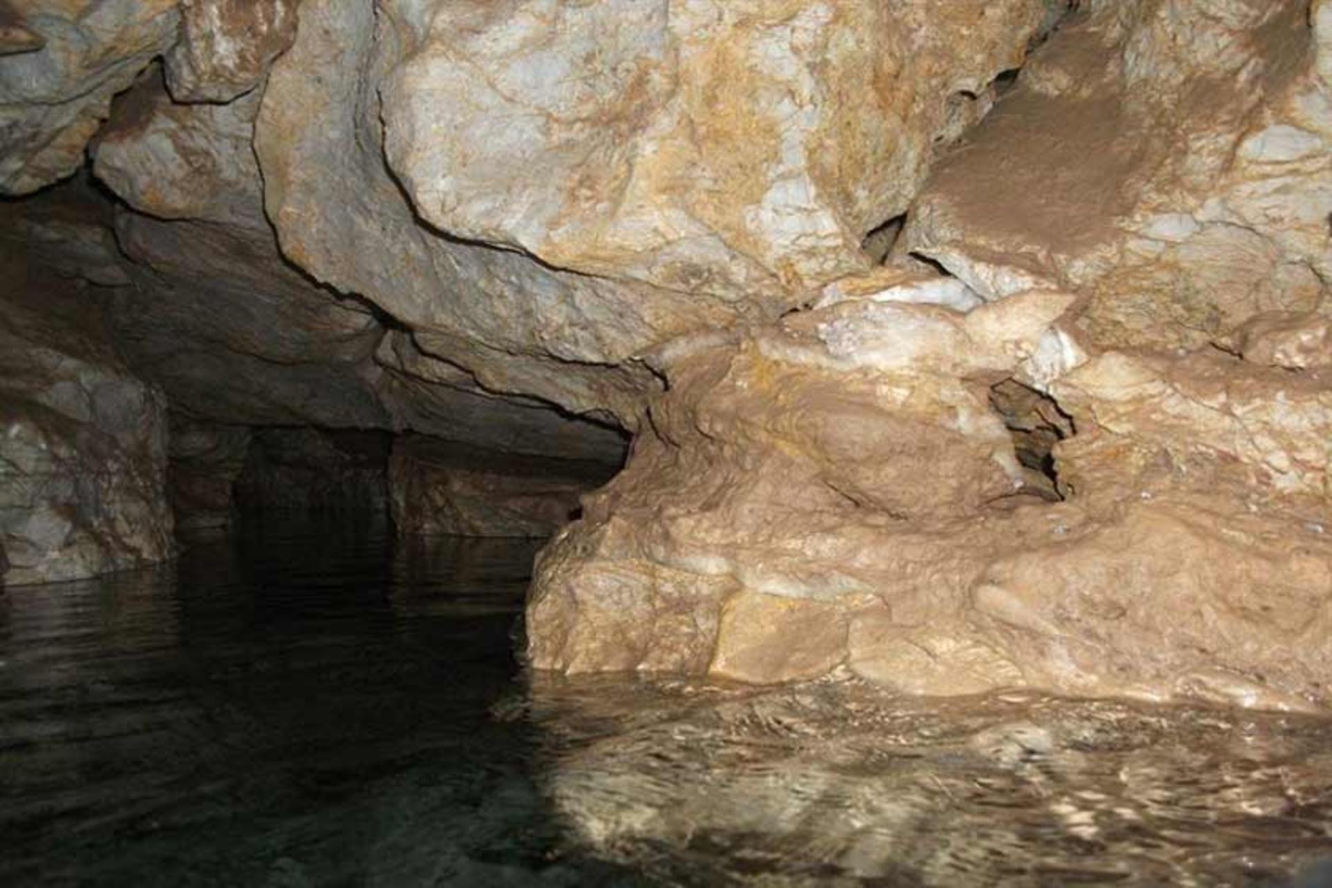 قنات شاهیک قاین