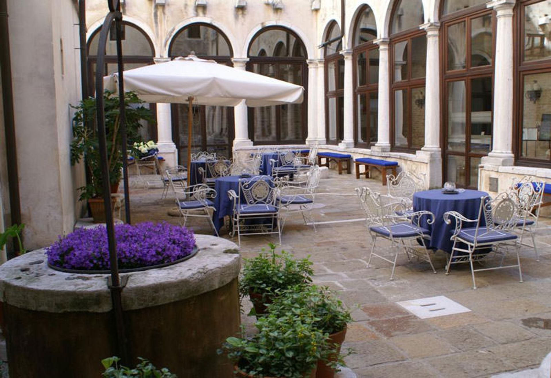 هتل و اسپای باور پلادیو (Bauer Palladio Hotel & Spa)
