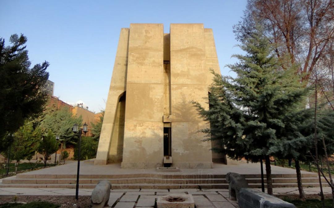 مقبره شیخ رکن‌الدین اوحدی مراغه‌ای
