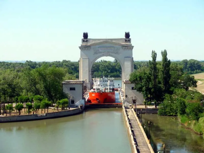 کانال ولگا دن (Volga Don Canal)