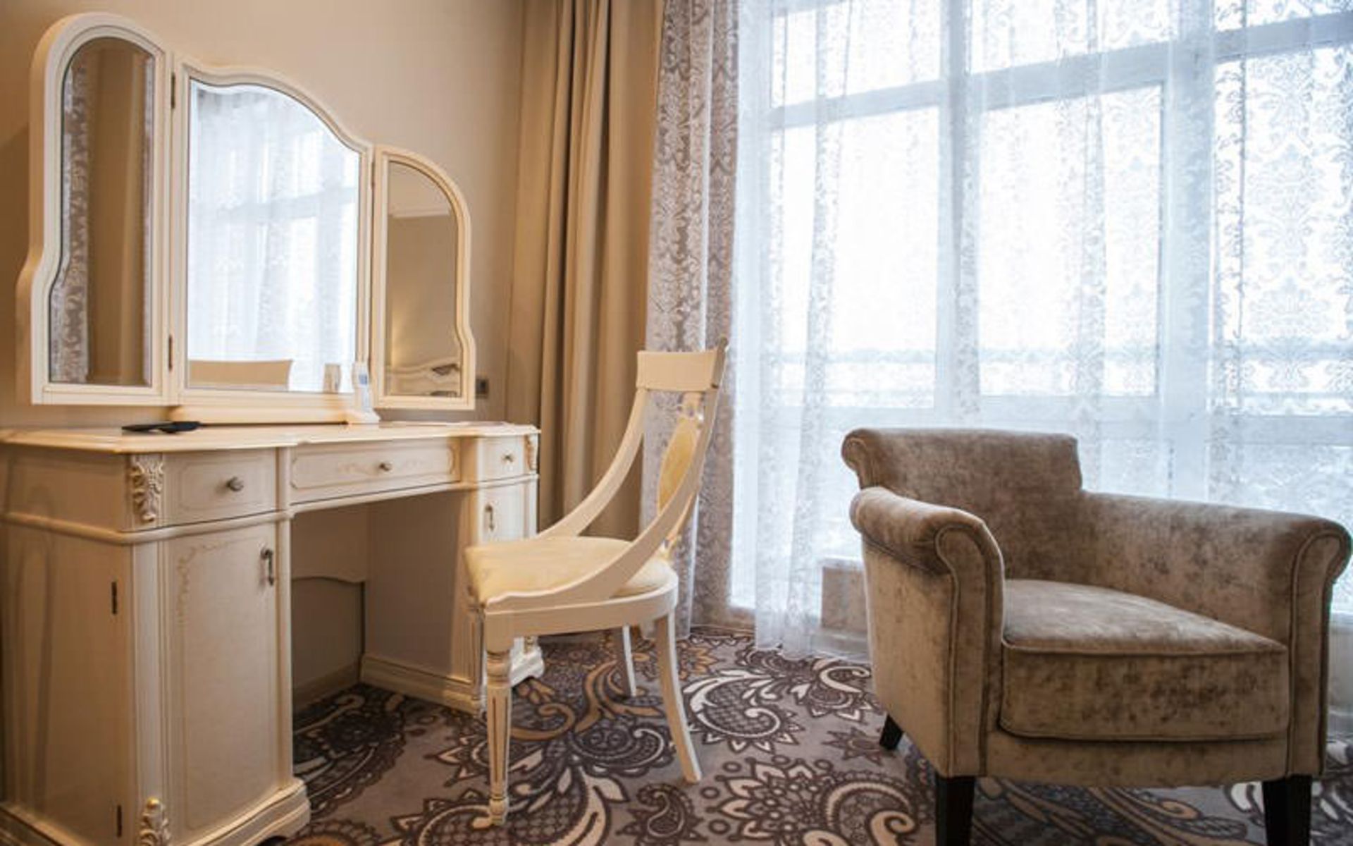 هتل کالیبین پارک (Kulibin Park Hotel)