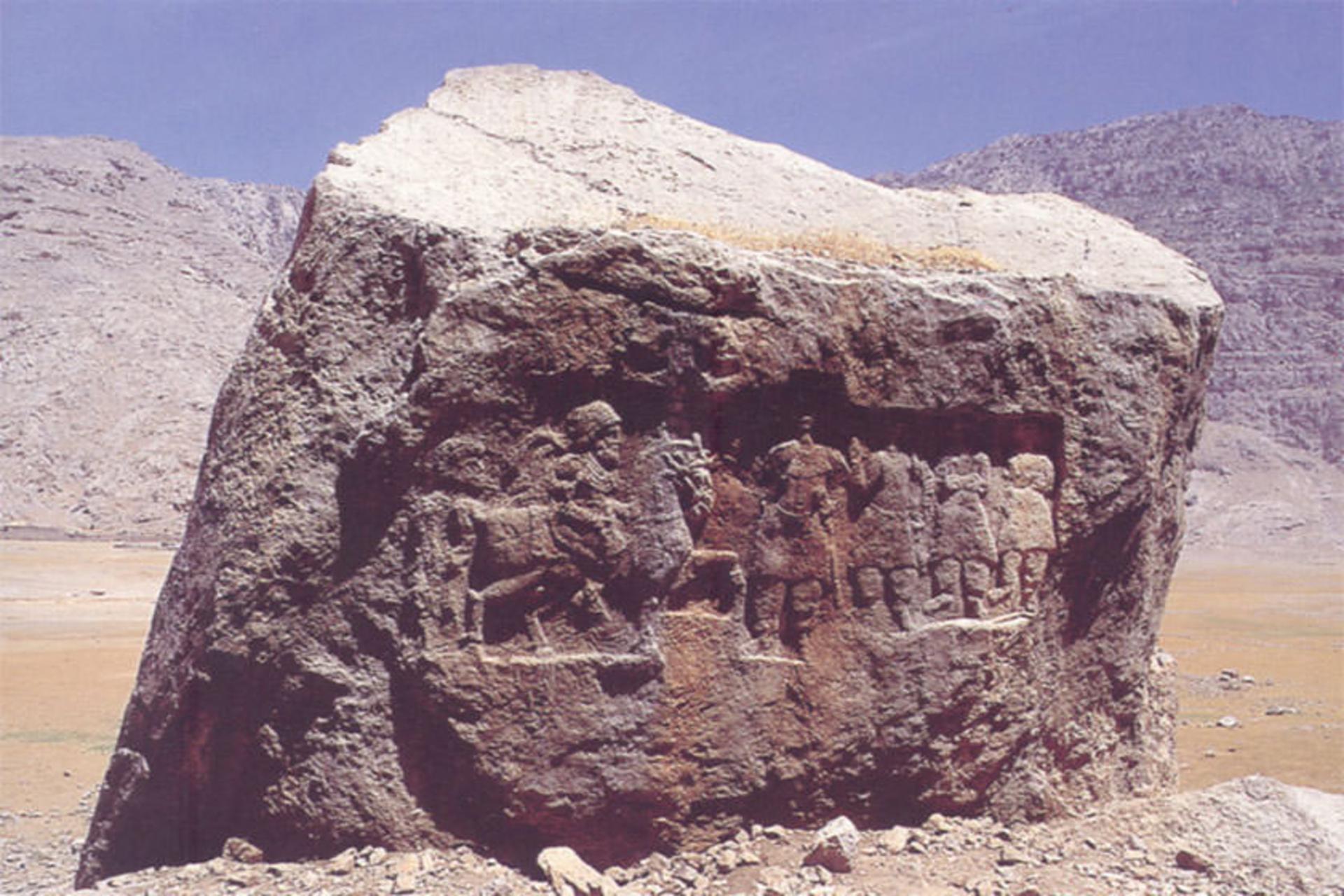 نقش برجسته خونگ اژدر