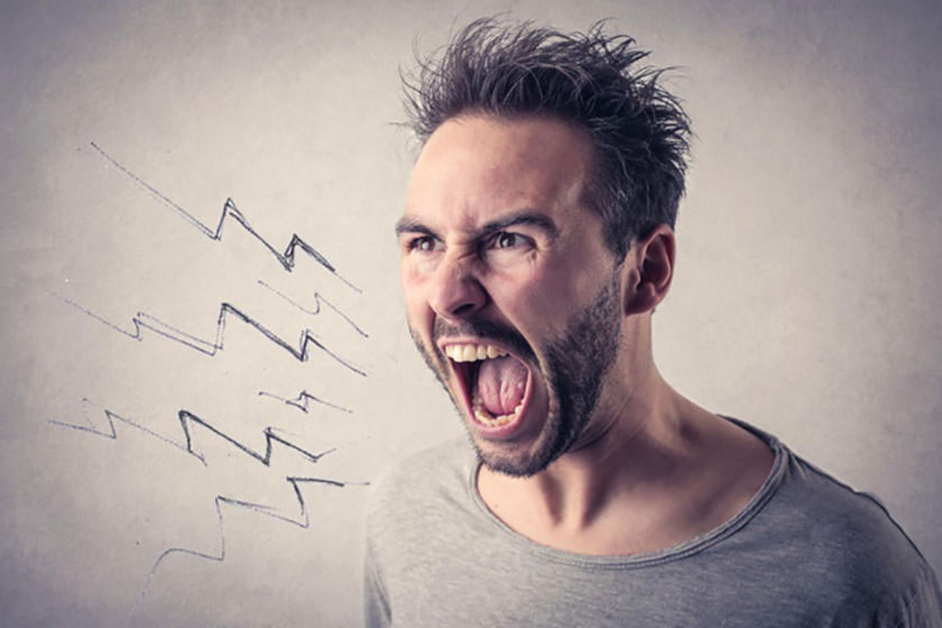 چرا آمریکایی ها بلند حرف می زنند؟