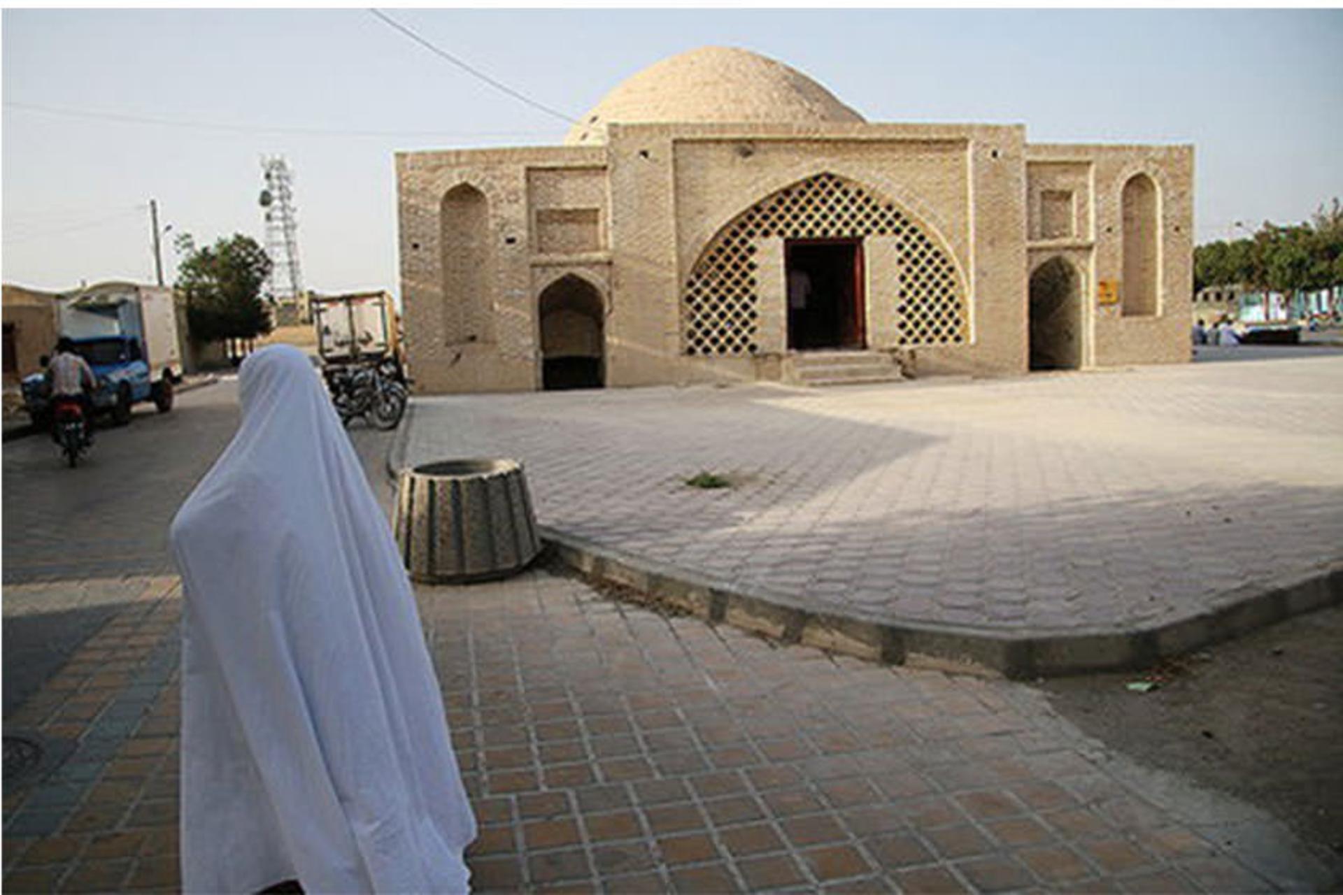 آب انبار ورزنه