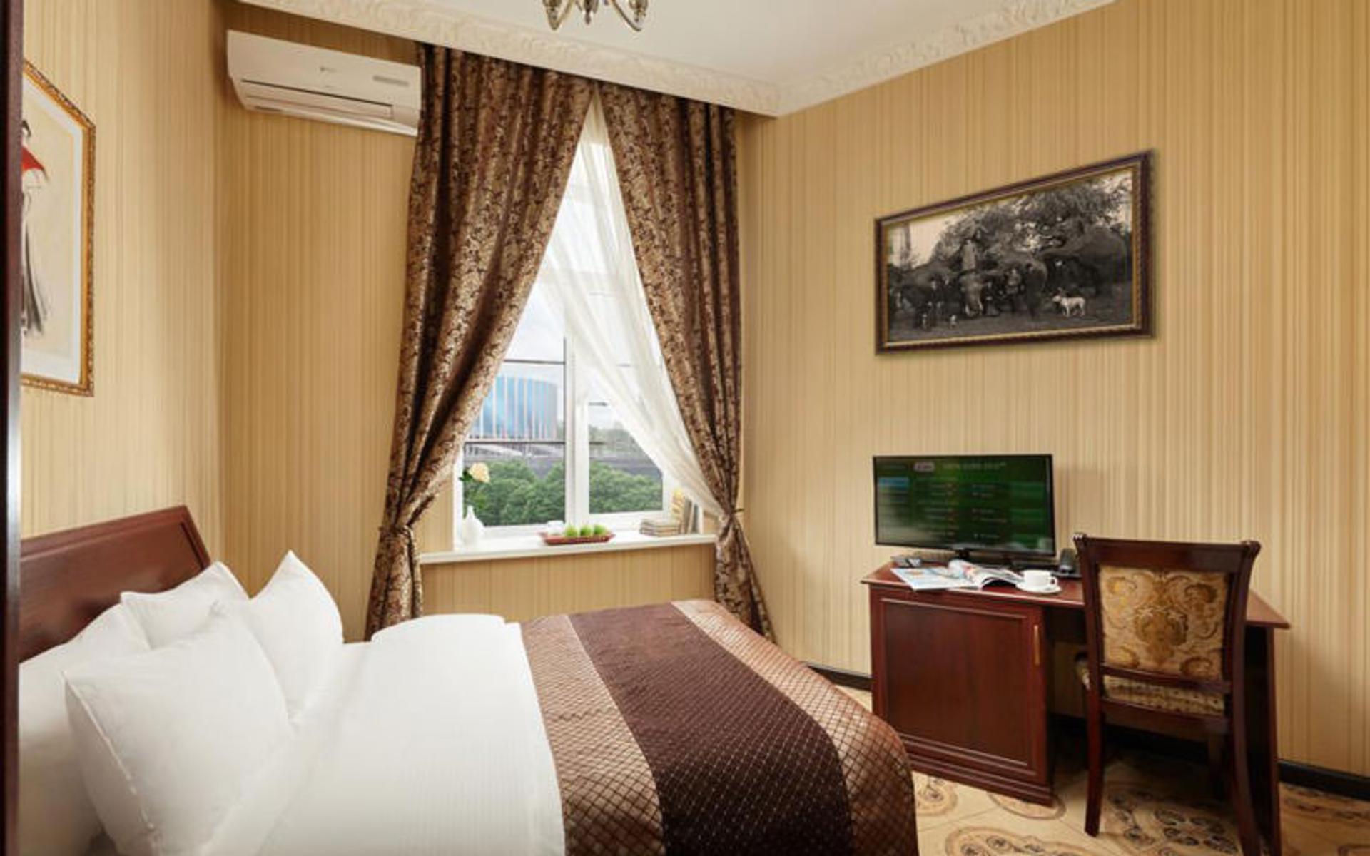 هتل نیکیتین (Nikitin Hotel)