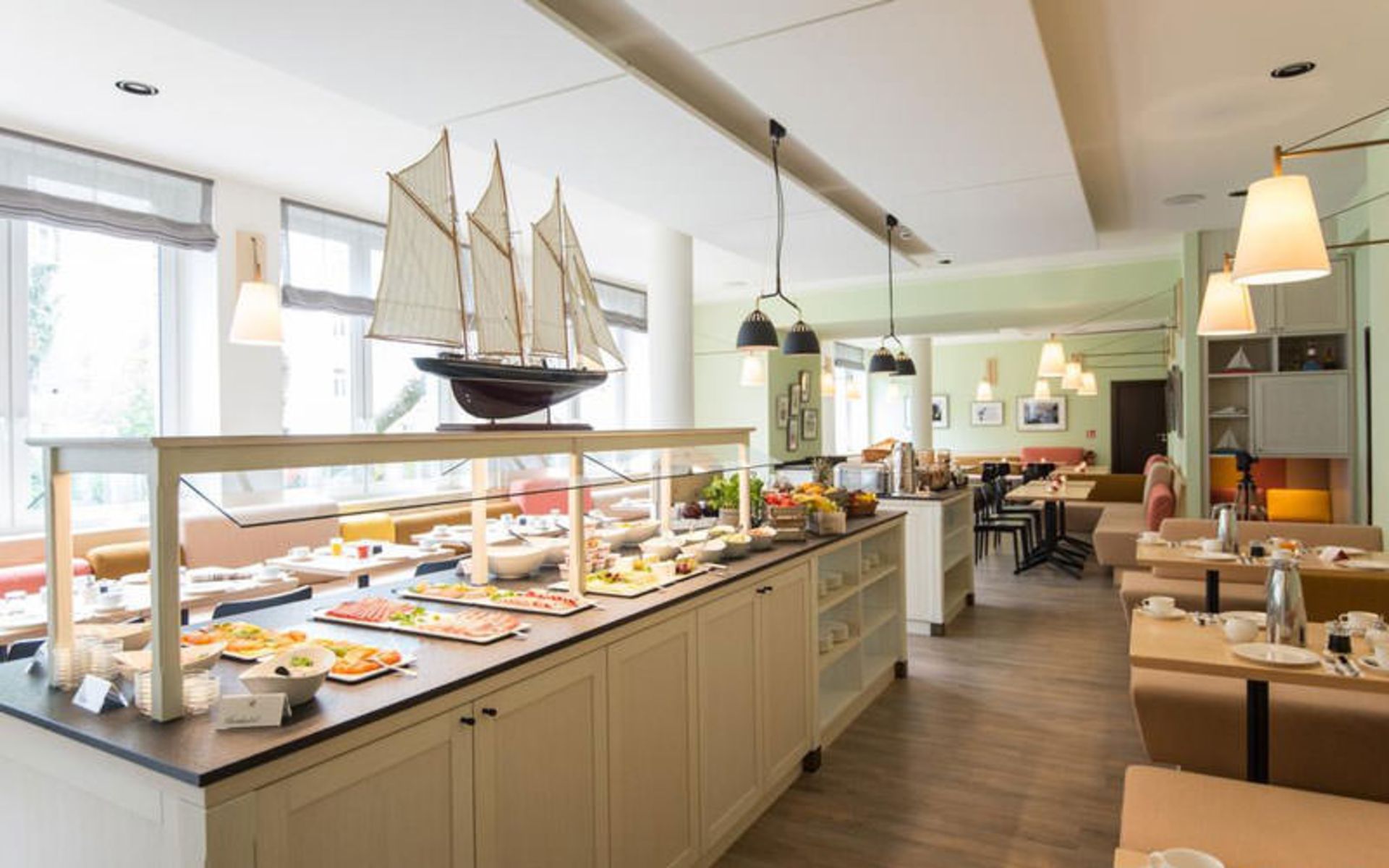 هتل استلا ماریس (Hotel Stella Maris)