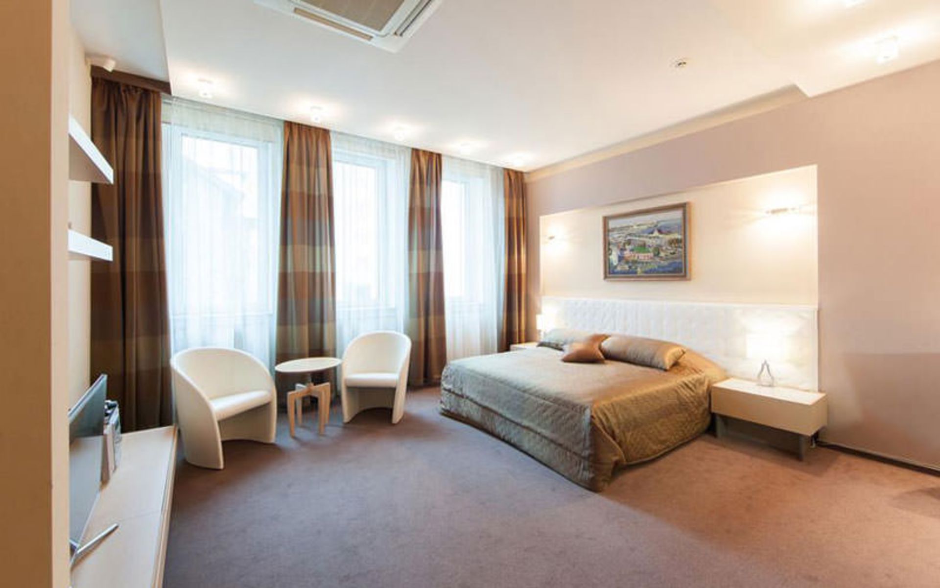 هتل گورکی (Gorky Hotel)